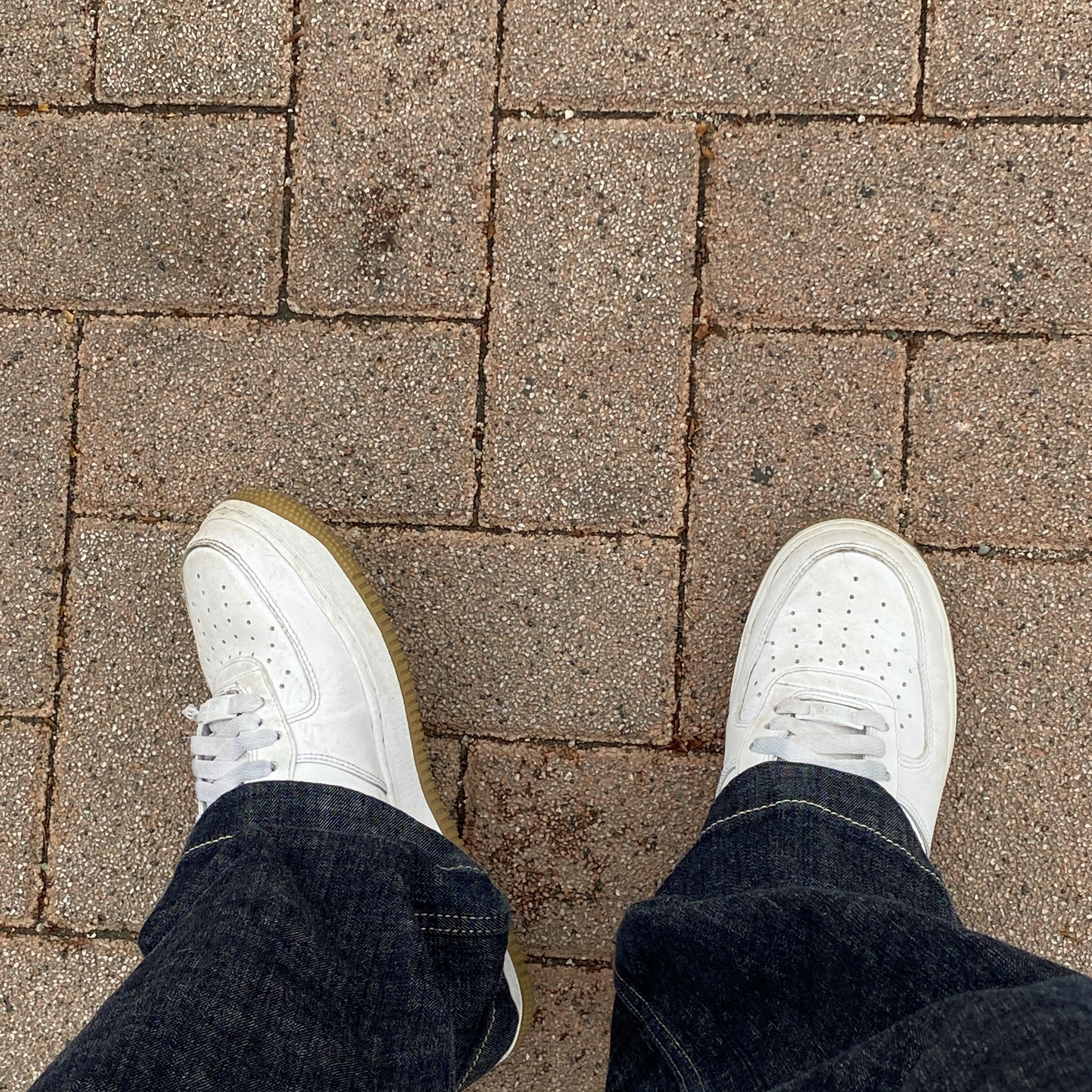 Nike Air Force 1 '07 White Gum Light Brown 착용 스타일