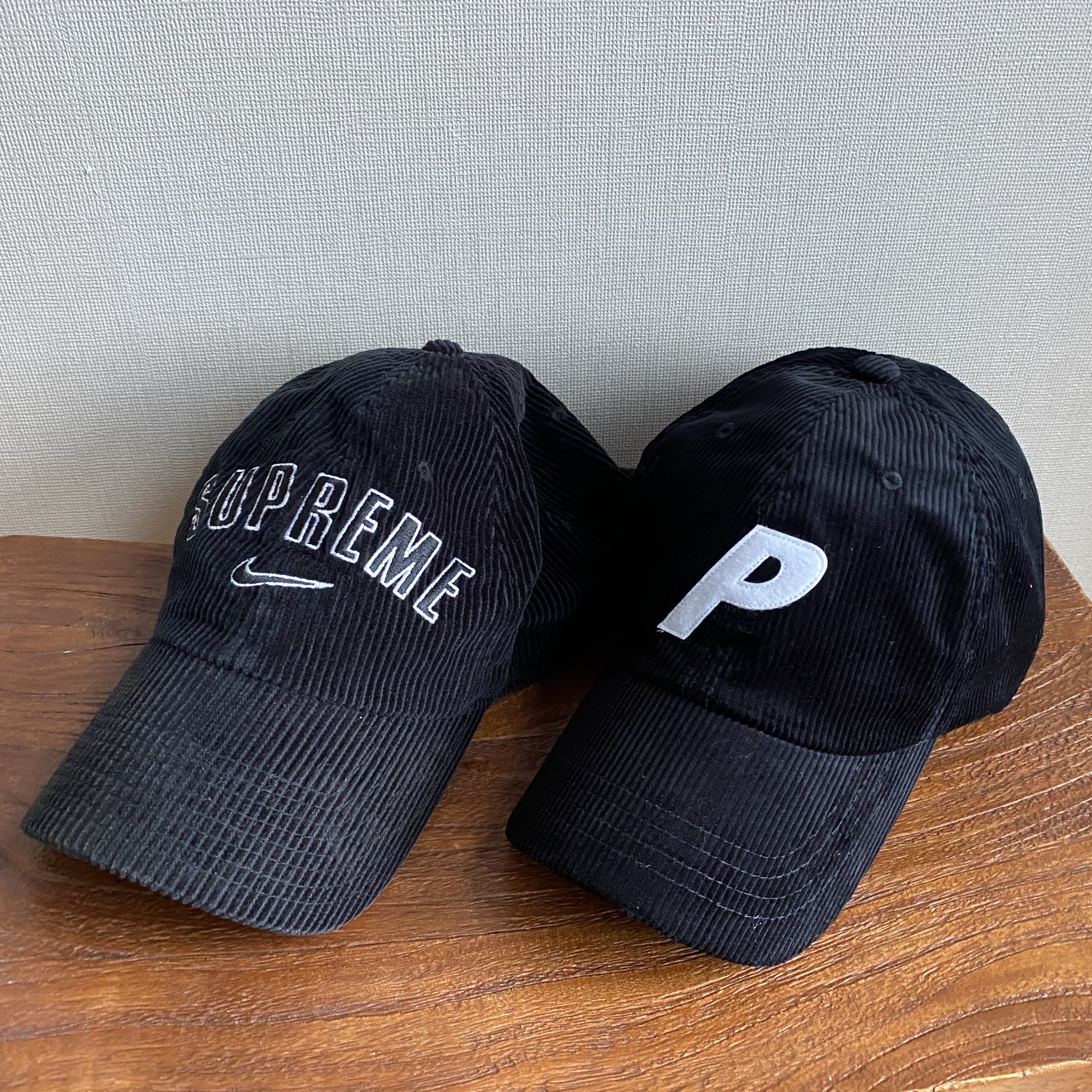 Supreme x Nike Arc Corduroy 6-Panel Black - 22SS, Palace P-Tech Cord 6-Panel Black - 22FW 착용 스타일