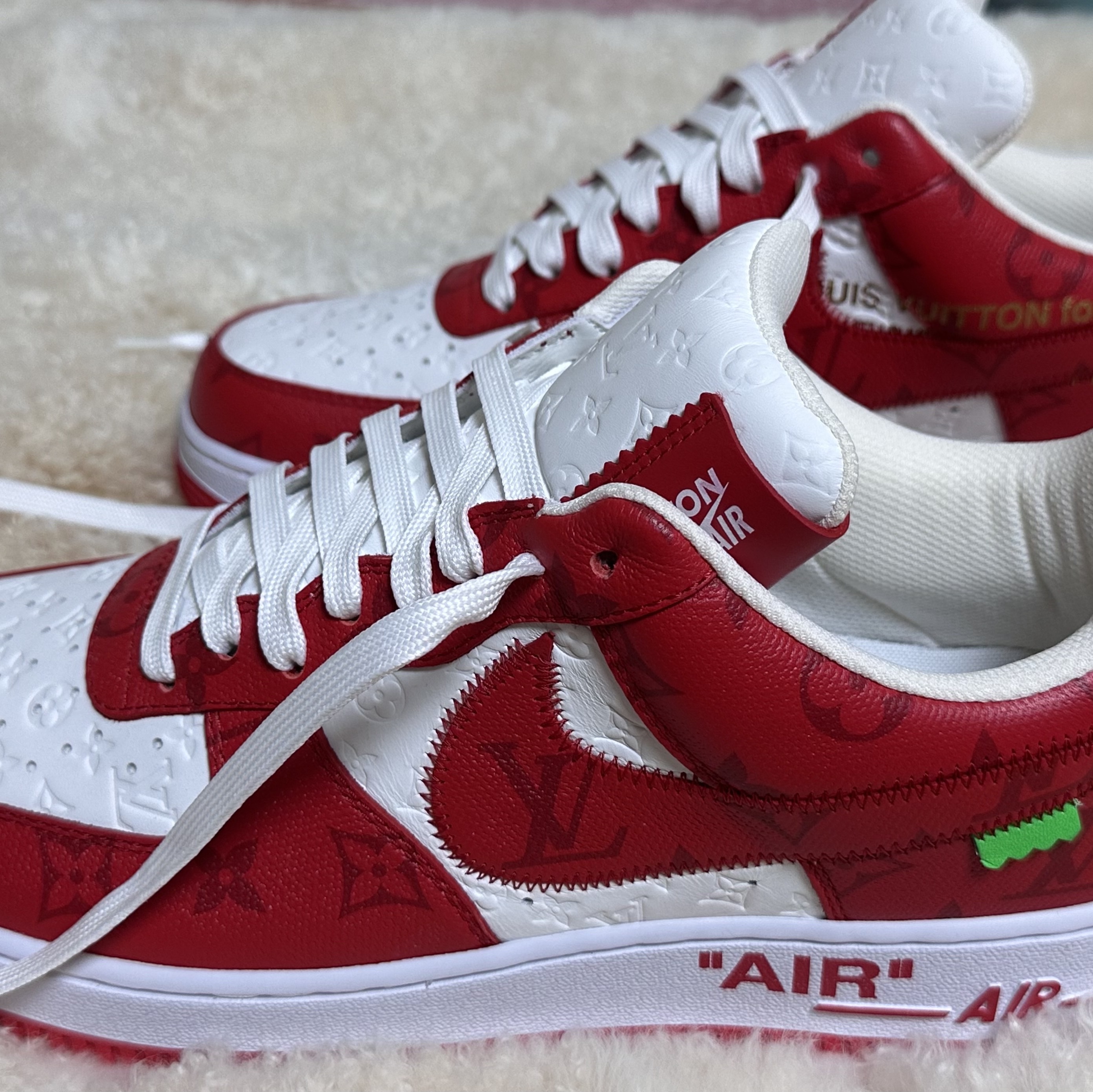 Louis Vuitton x Nike Air Force 1 Low by Virgil Abloh White Comet Red 착용 스타일