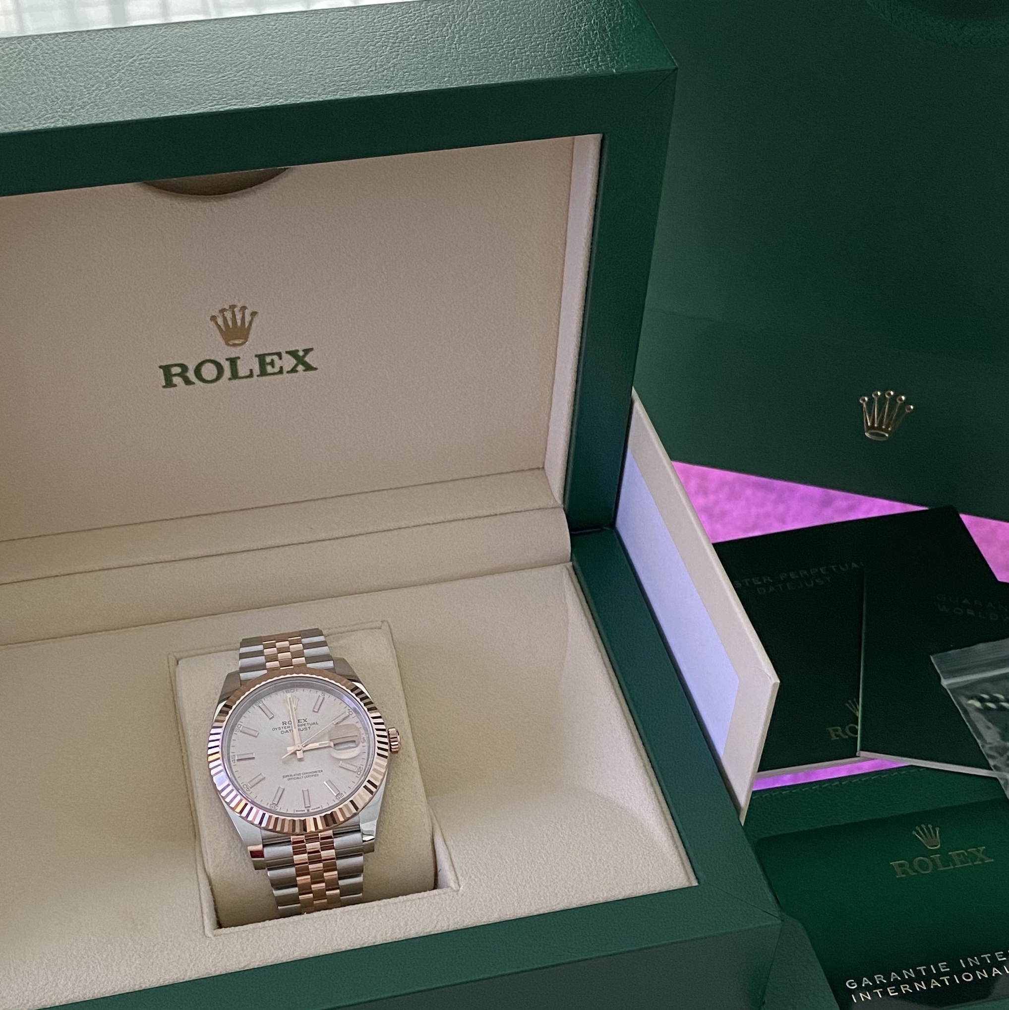 Rolex Datejust 41mm 126331 Sun Dust Jubilee 착용 스타일