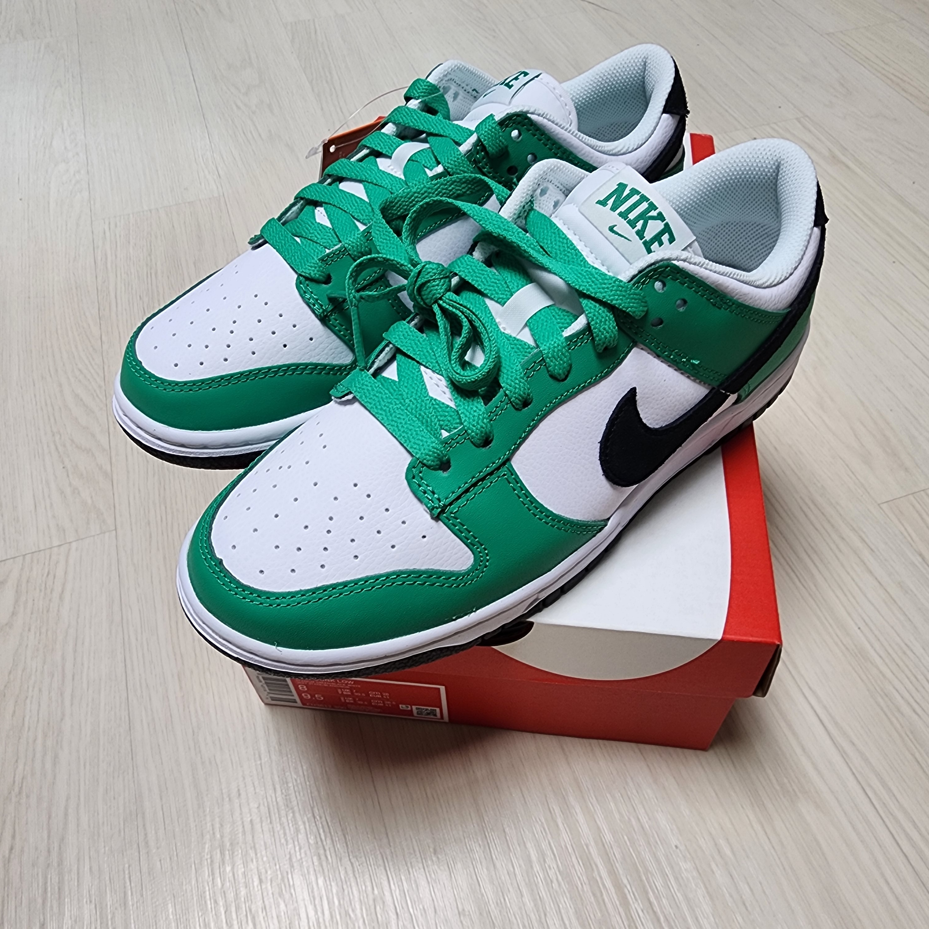Nike Dunk Low White Green 착용 스타일 - 1