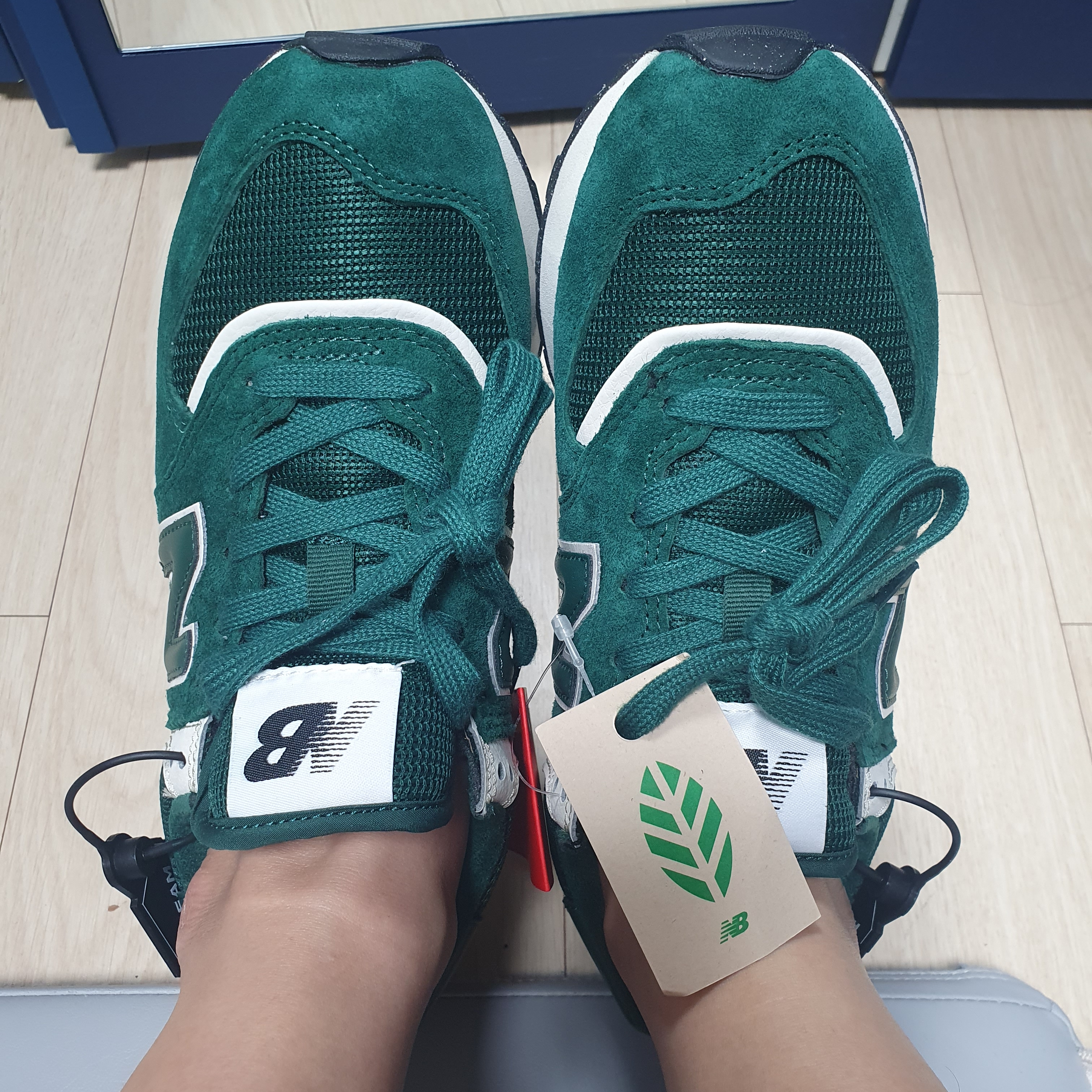 New Balance 574 Legacy Green 착용 스타일 - 5