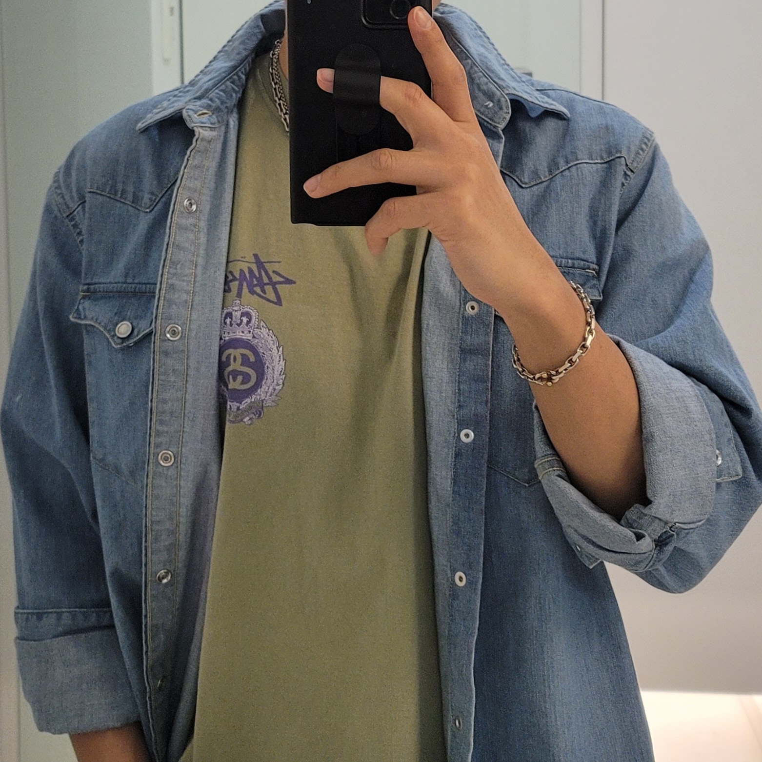 Stussy Crown Wreath Pigment Dyed T-Shirt Artichoke 착용 스타일