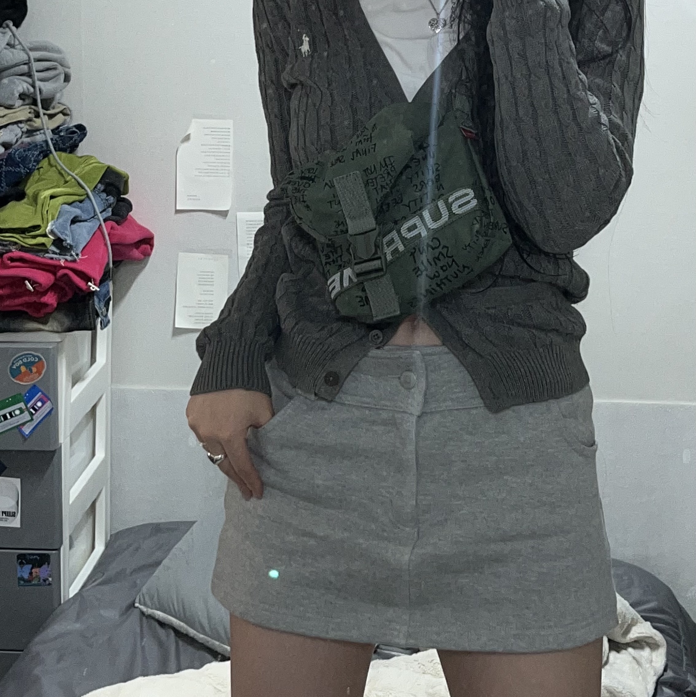 슈프림 필드 사이드 백 올리브 곤즈 - 23SS 착용 스타일 - 2