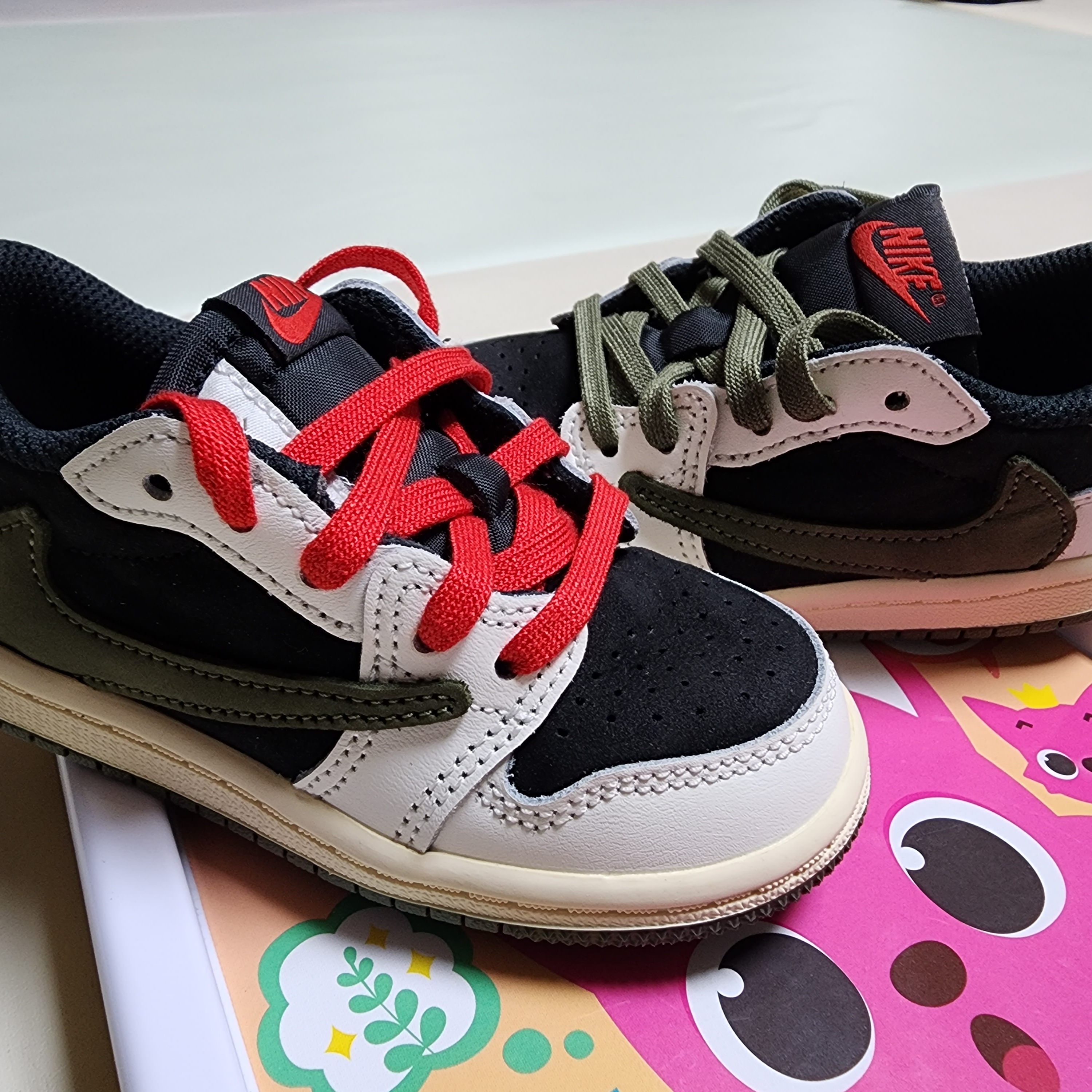 (TD) Jordan 1 x Travis Scott Retro Low OG SP Medium Olive 착용 스타일 - 3