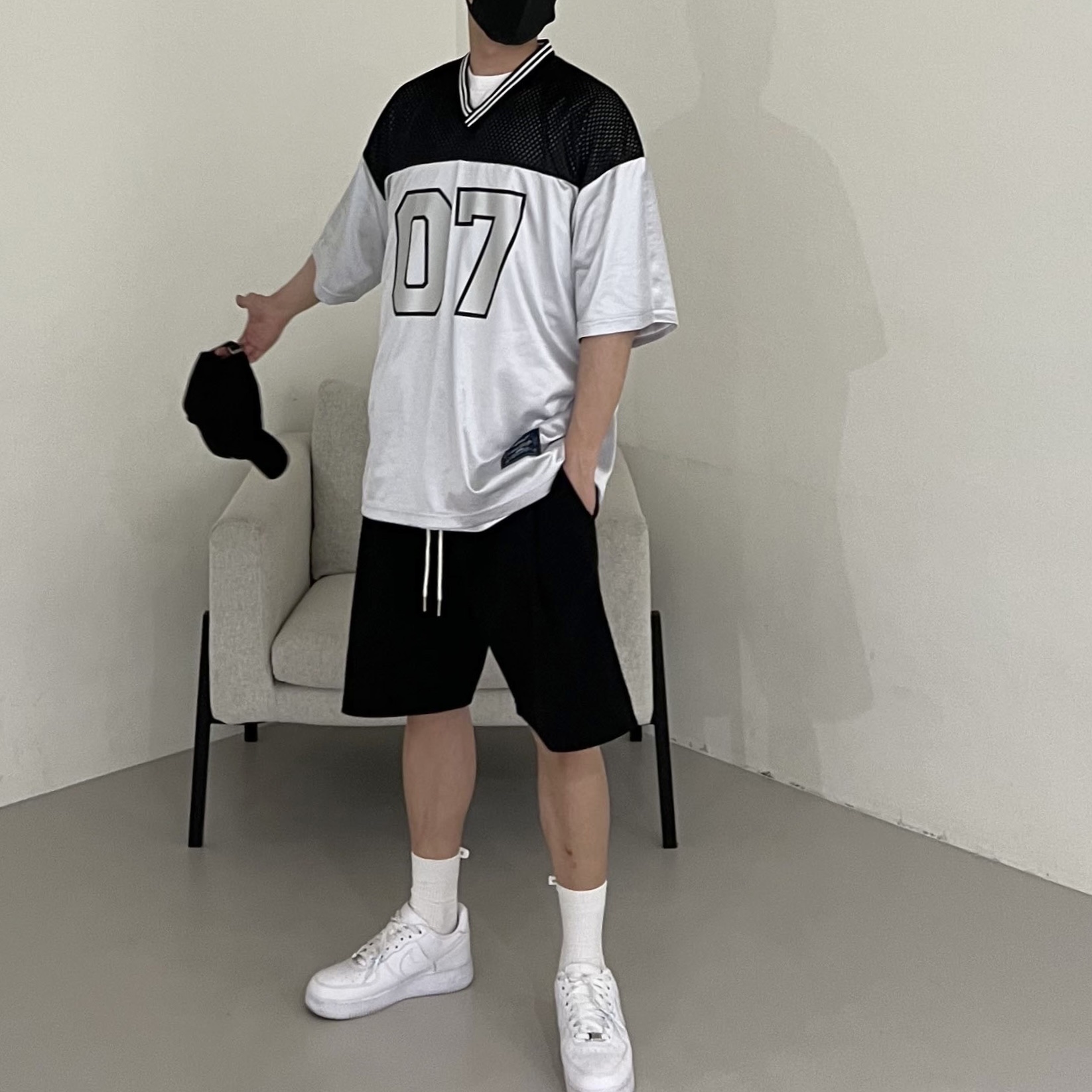 나이키 x 드레이크 녹타 에어포스 1 로우 SP 서티파이드 러버 보이 화이트 착용 스타일 - 2