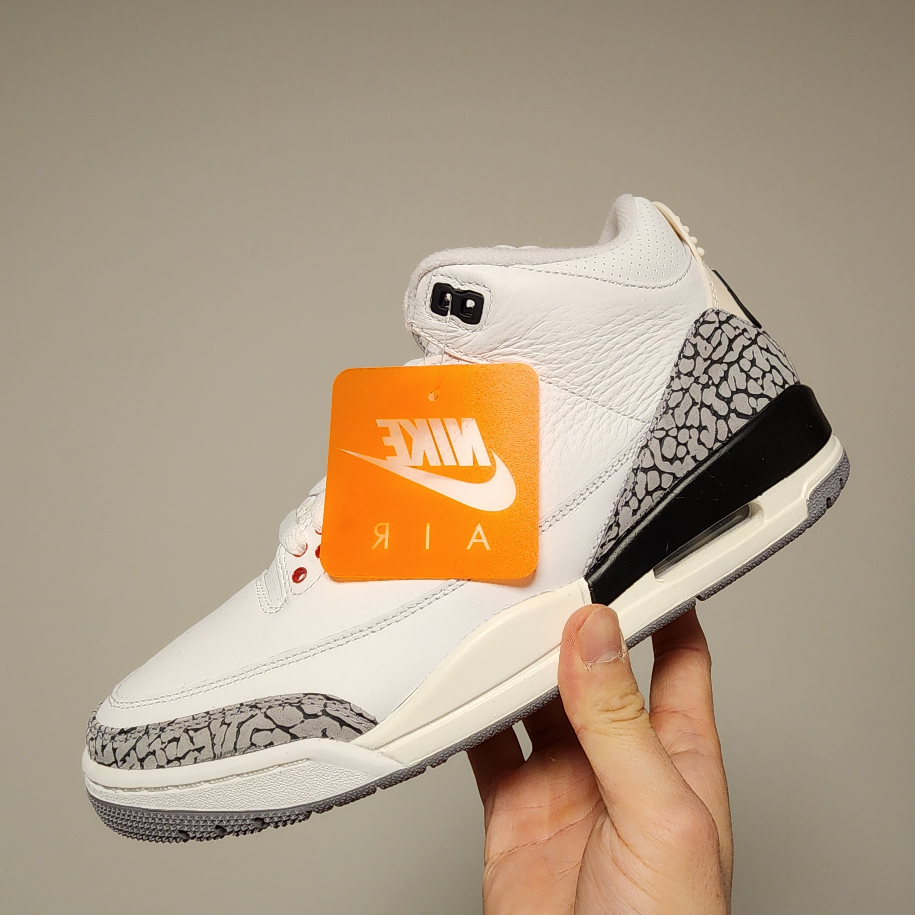 Jordan 3 Retro White Cement Reimagined 착용 스타일 - 1