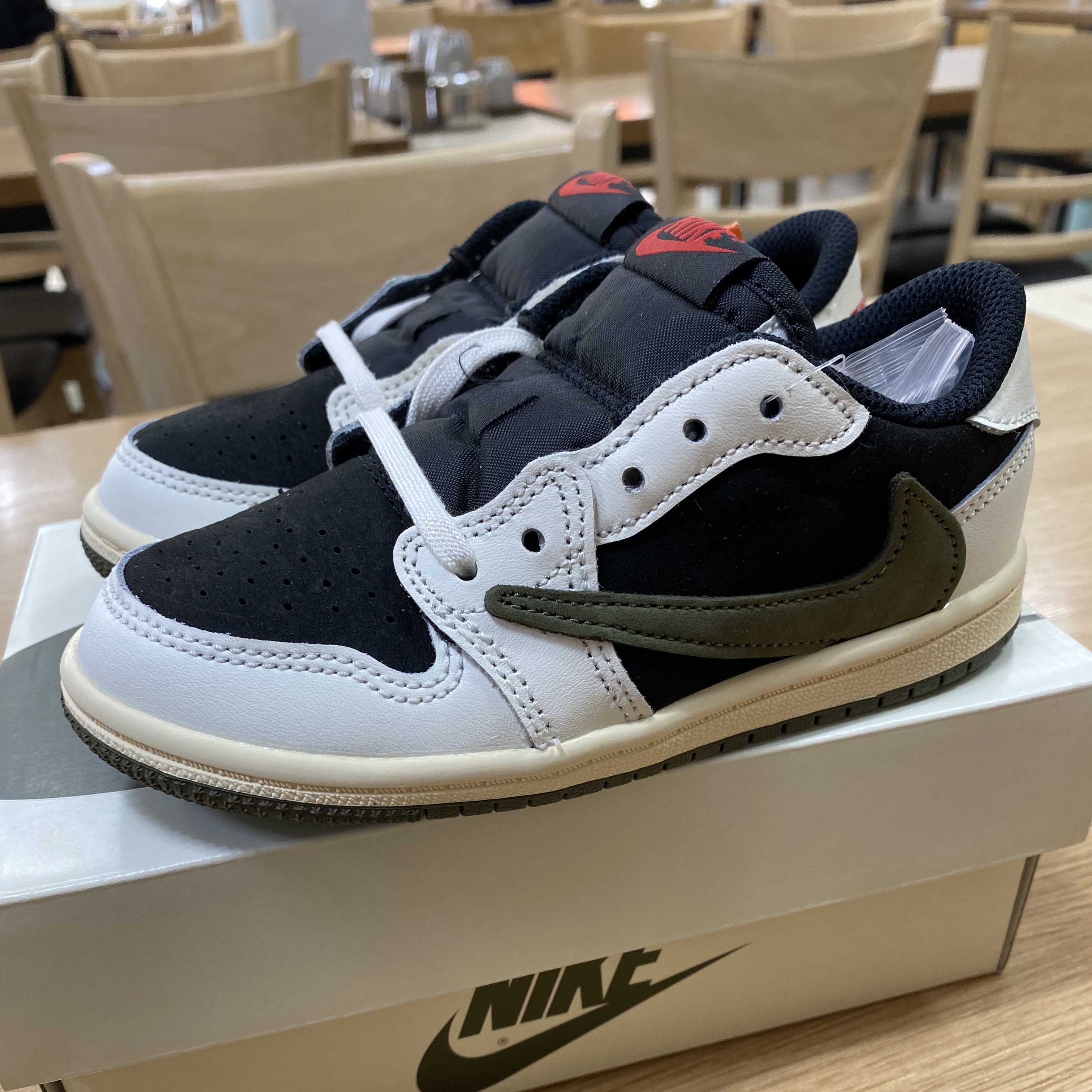 (TD) Jordan 1 x Travis Scott Retro Low OG SP Medium Olive 착용 스타일