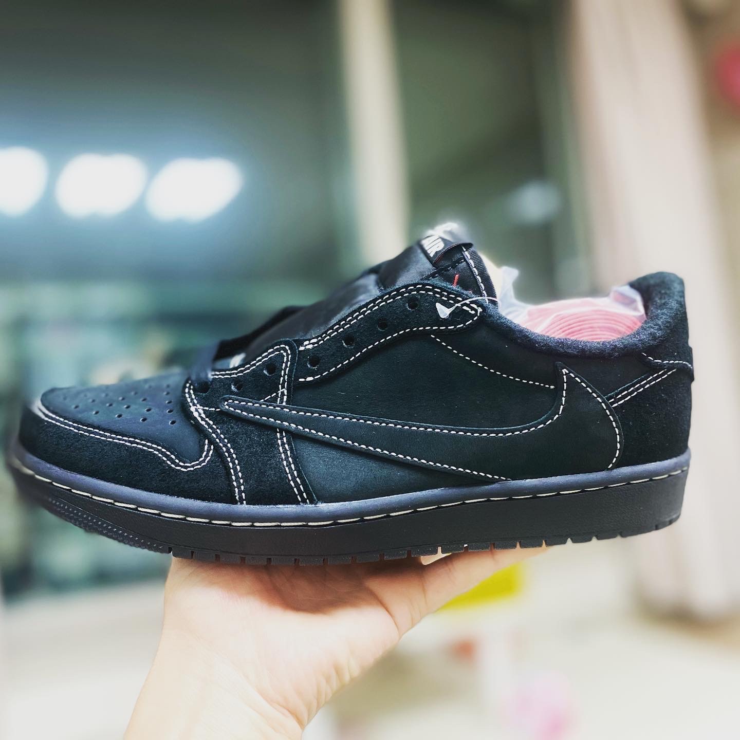 Jordan 1 x Travis Scott Retro Low OG SP Black Phantom 착용 스타일