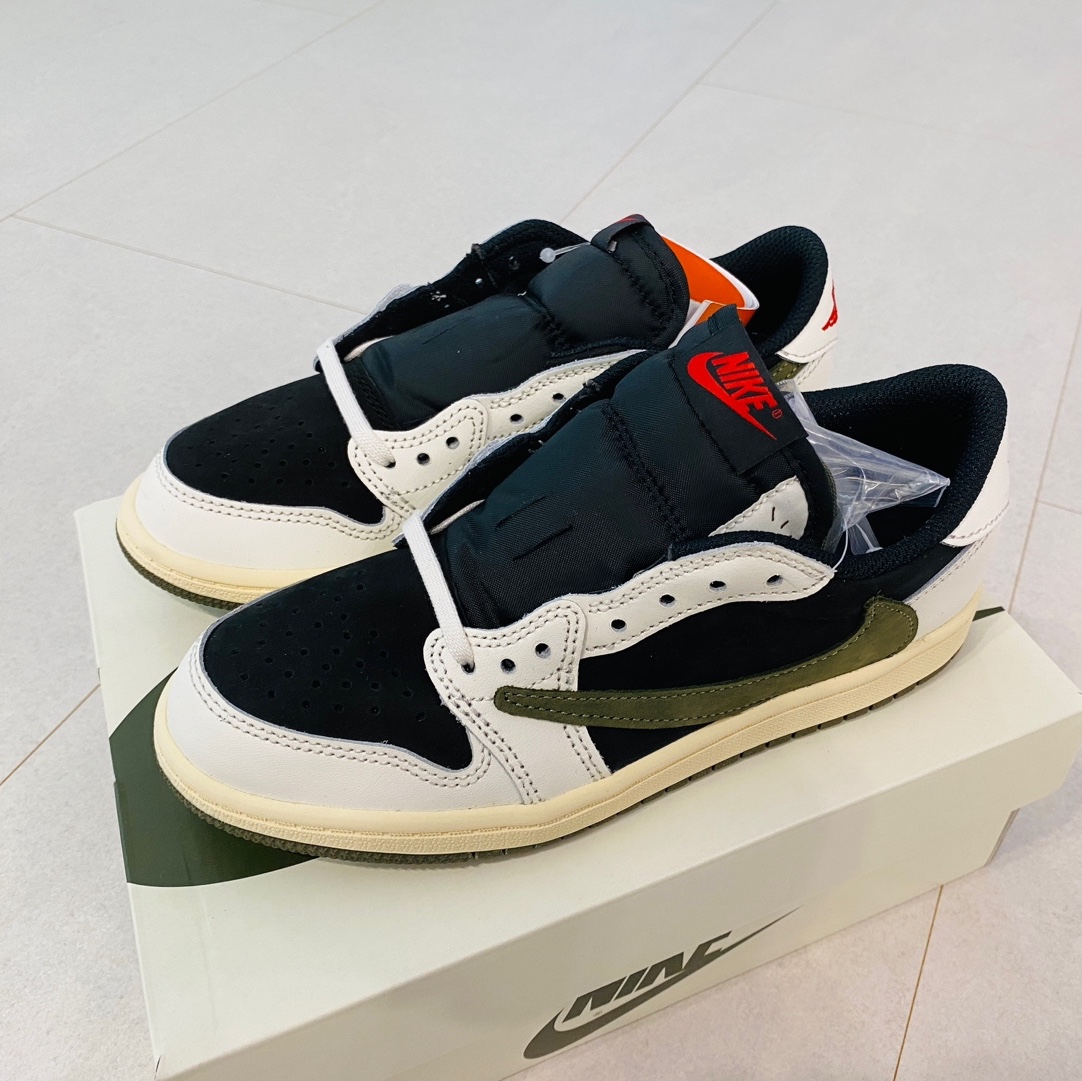 (PS) Jordan 1 x Travis Scott Retro Low OG SP Medium Olive 착용 스타일 - 3