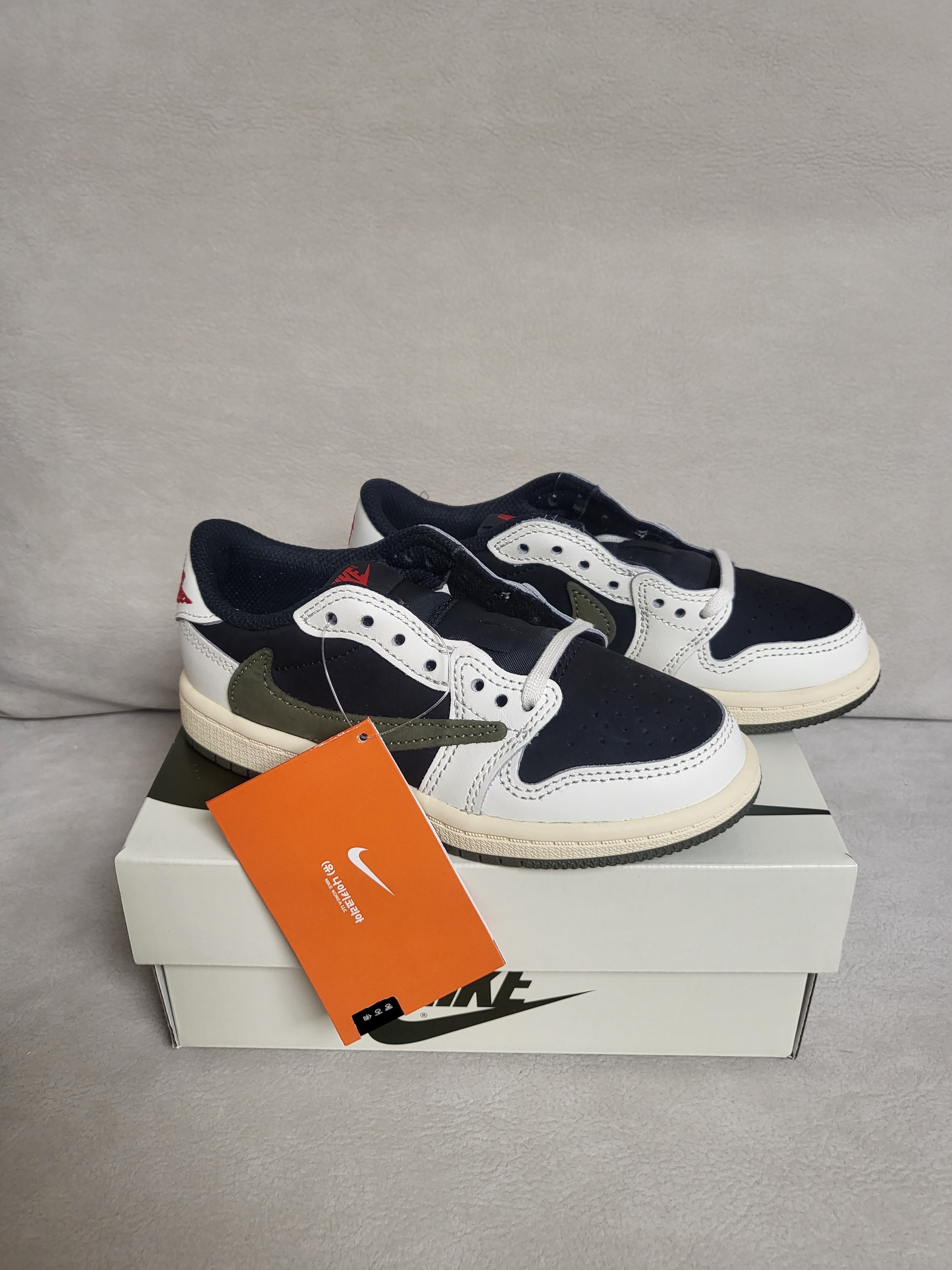 (PS) Jordan 1 x Travis Scott Retro Low OG SP Medium Olive 착용 스타일