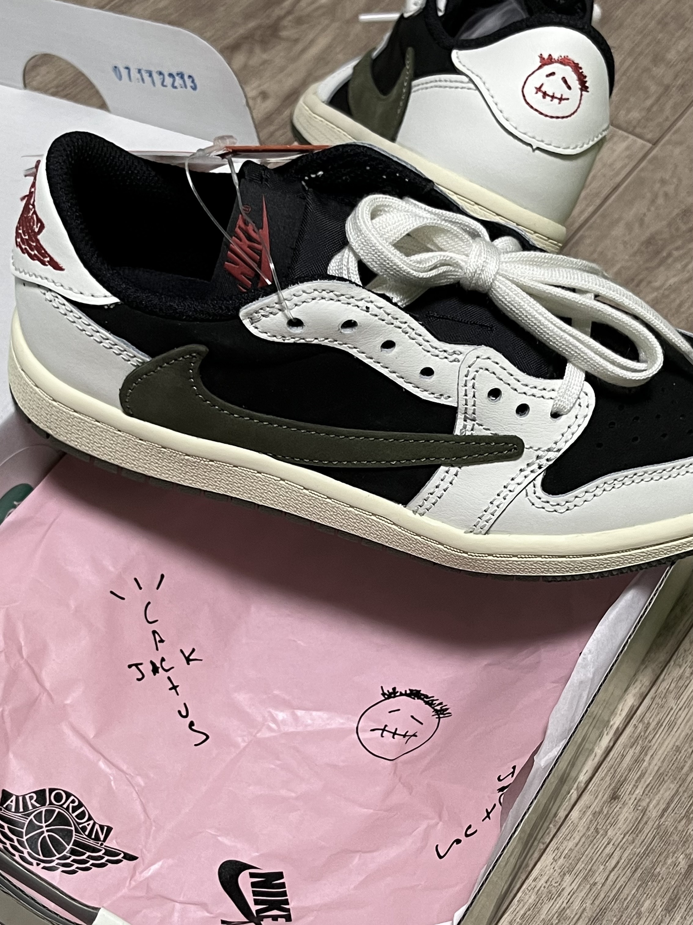 (PS) Jordan 1 x Travis Scott Retro Low OG SP Medium Olive 착용 스타일