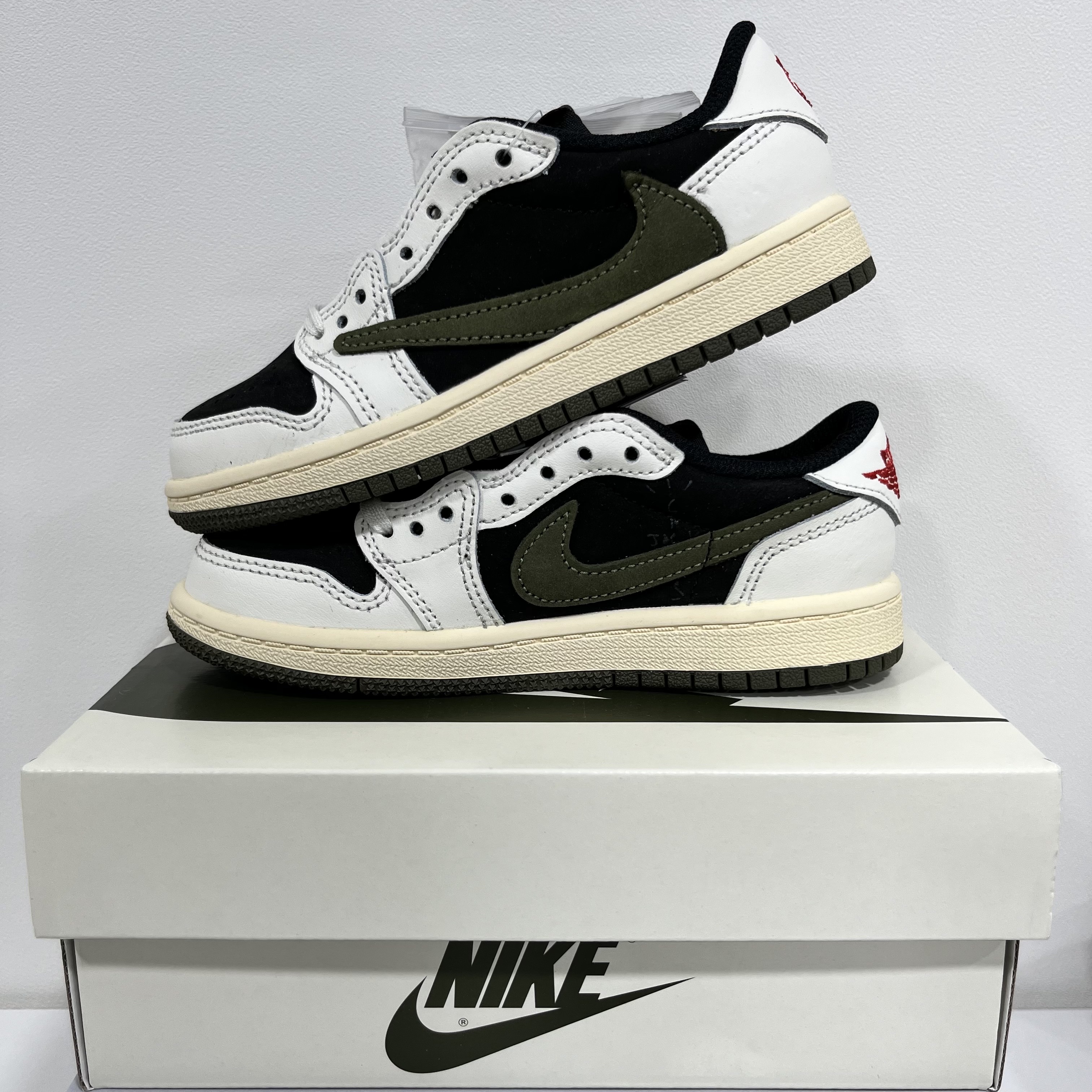 (PS) Jordan 1 x Travis Scott Retro Low OG SP Medium Olive 착용 스타일