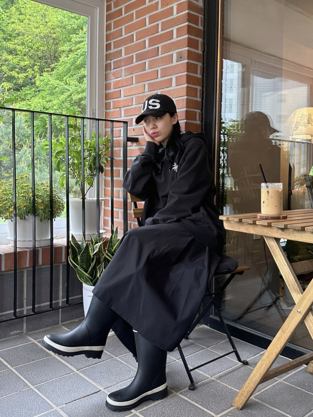 s/e/o Us Cap Black, Stussy Basic Stussy Hoodie Black 2022 착용 스타일