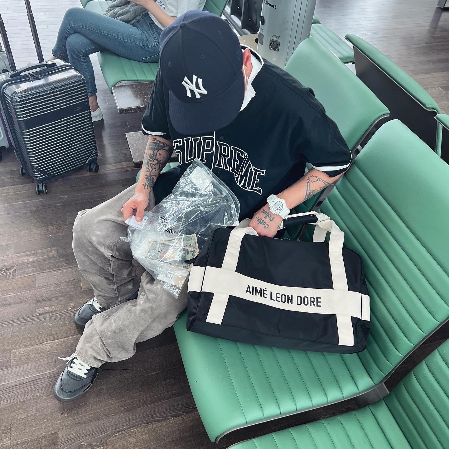 Supreme x Timberland Baseball Jersey Black - 23SS, Adidas Yeezy Slide Ochre 착용 스타일 - 2