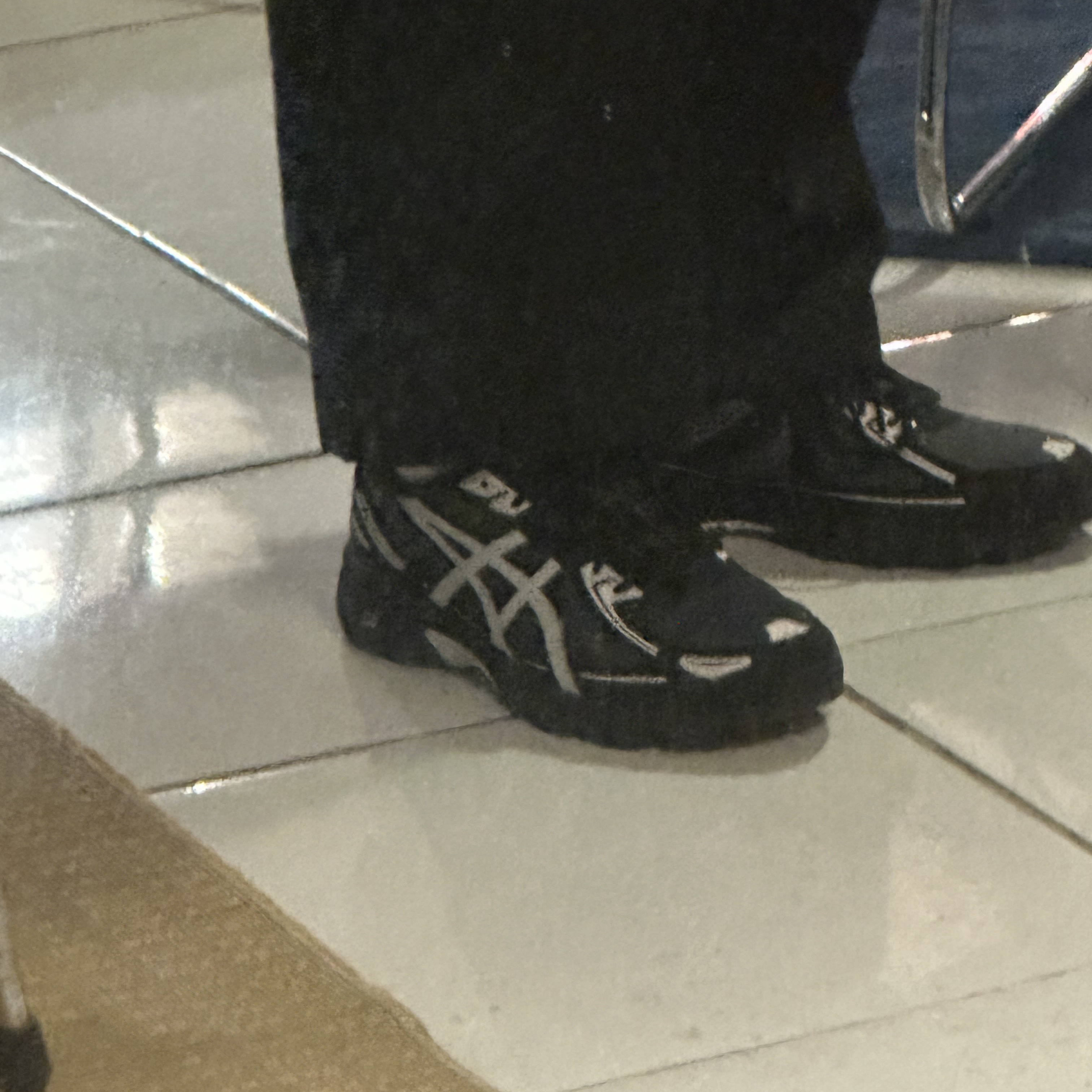 Asics Gel-Venture 6 Carrier Grey 착용 스타일