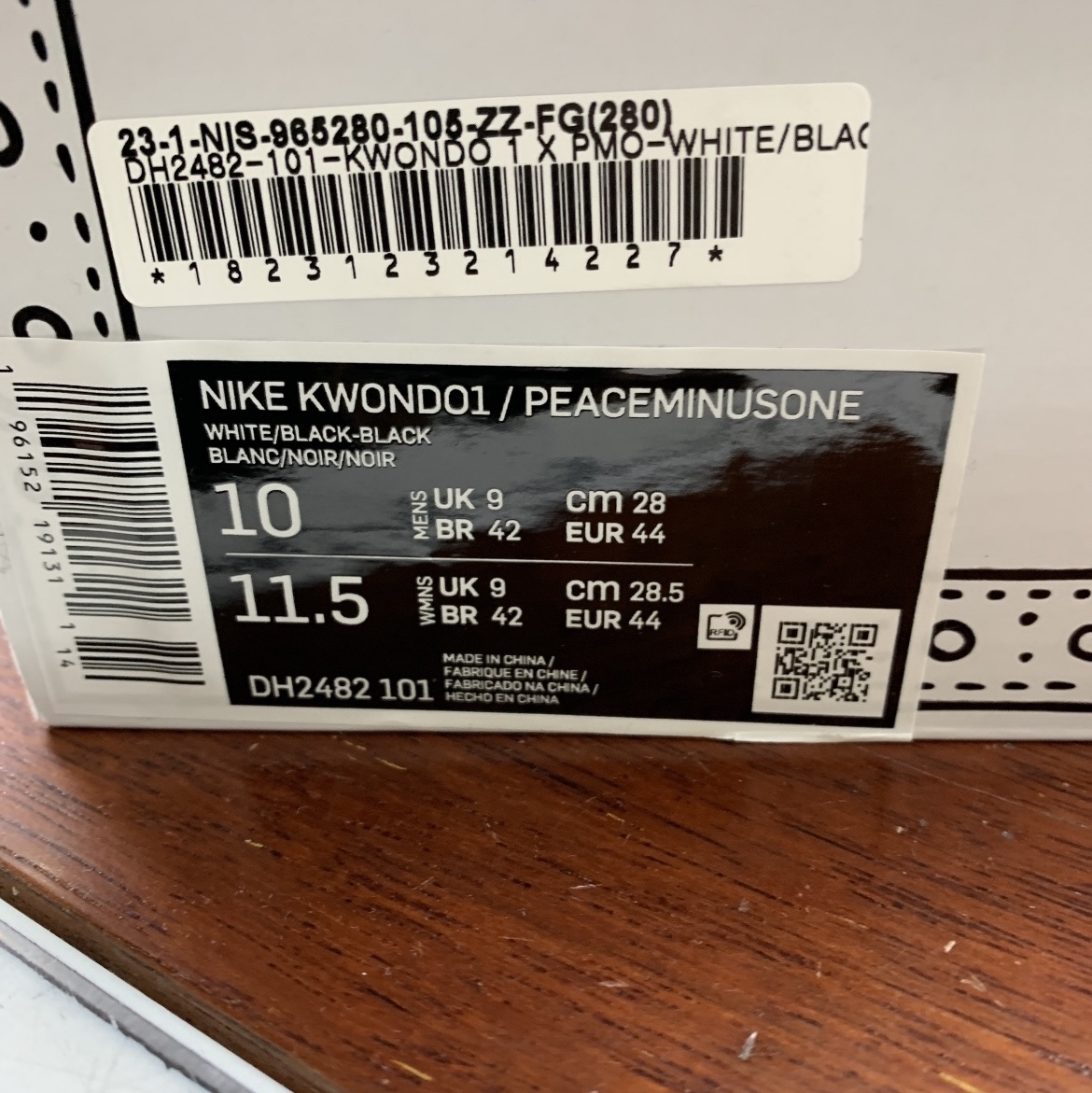 Nike x Peaceminusone Kwondo1 Black and White 착용 스타일 - 1