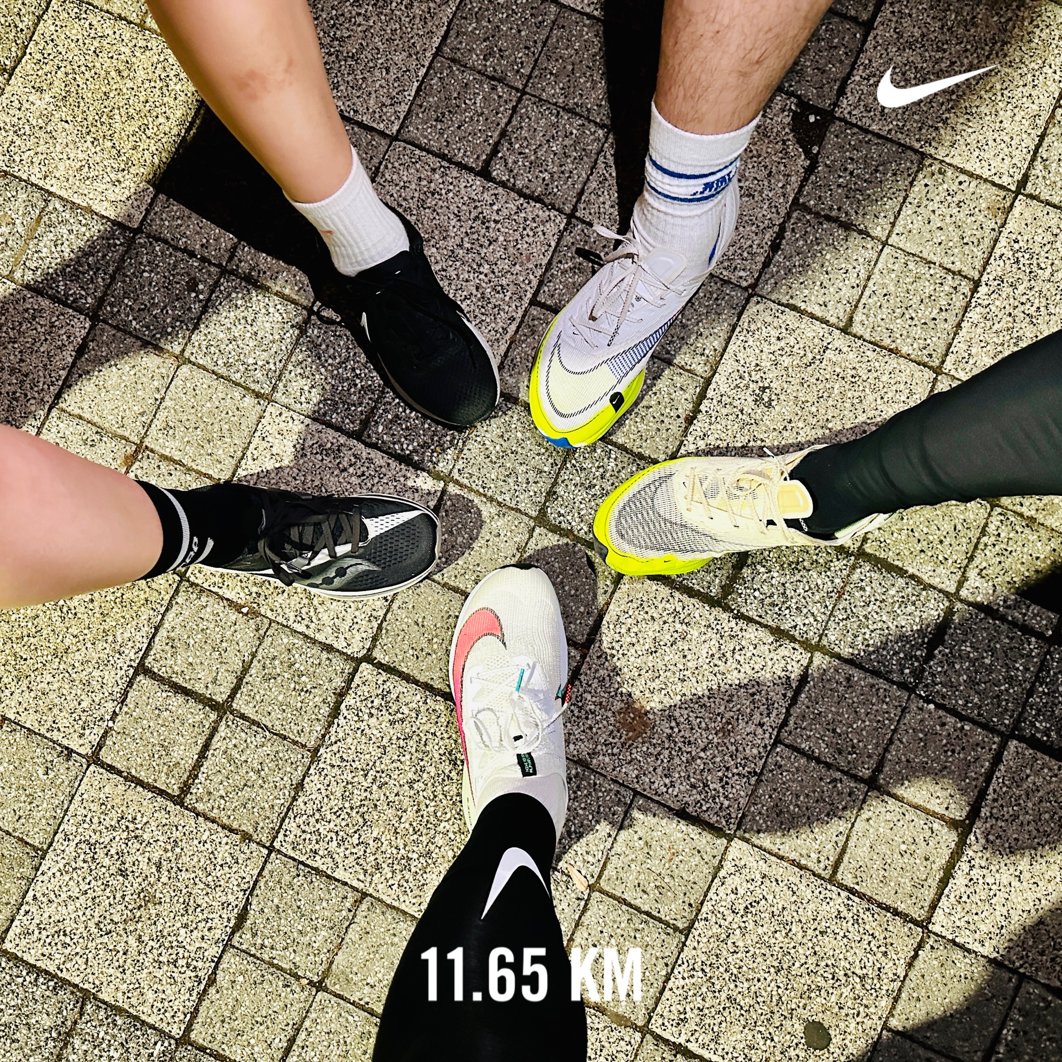 Nike Air Zoom Alphafly Next% Watermelon, Nike ZoomX Vaporfly Next% 2 White Volt 착용 스타일 - 2