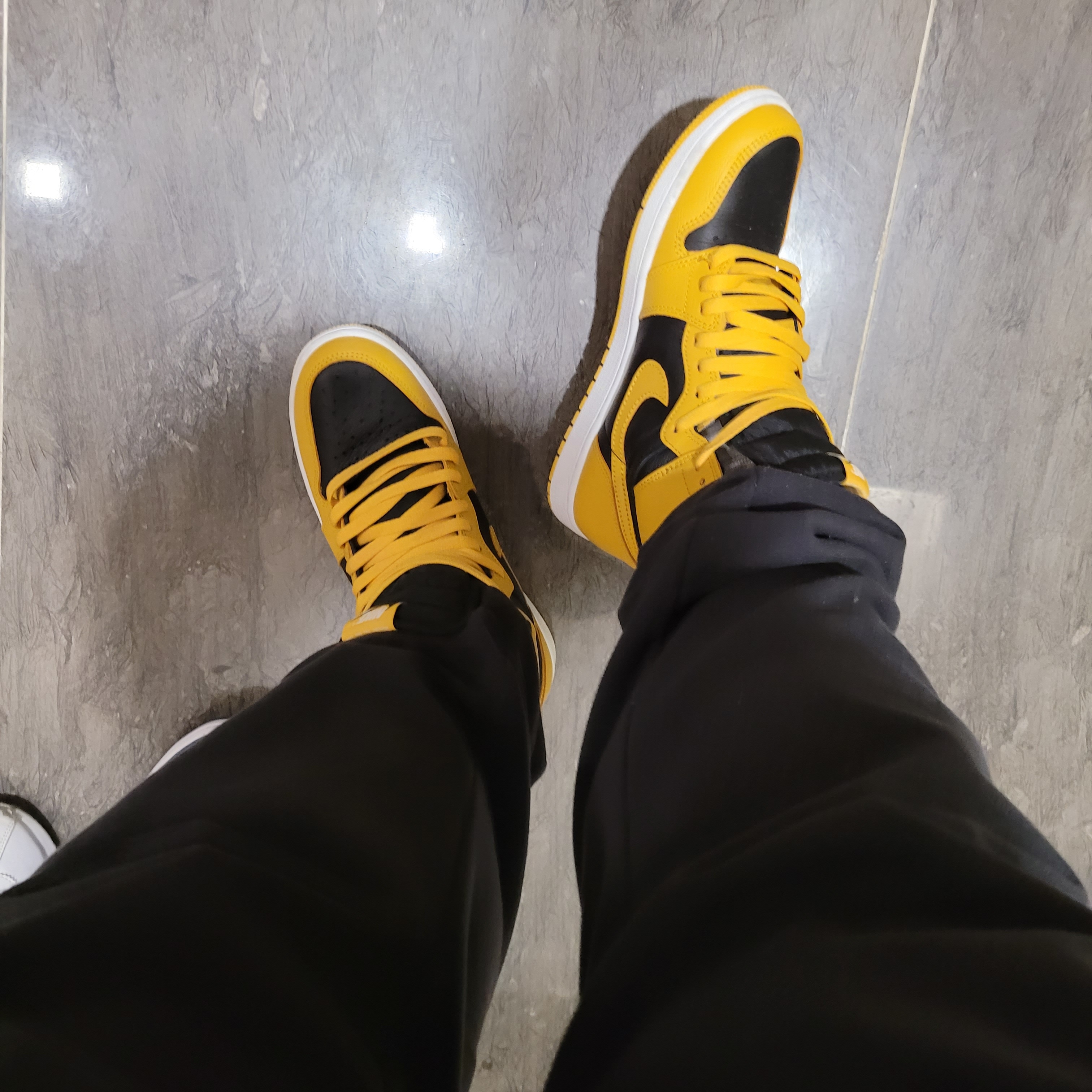 Jordan 1 Retro High OG Pollen 착용 스타일