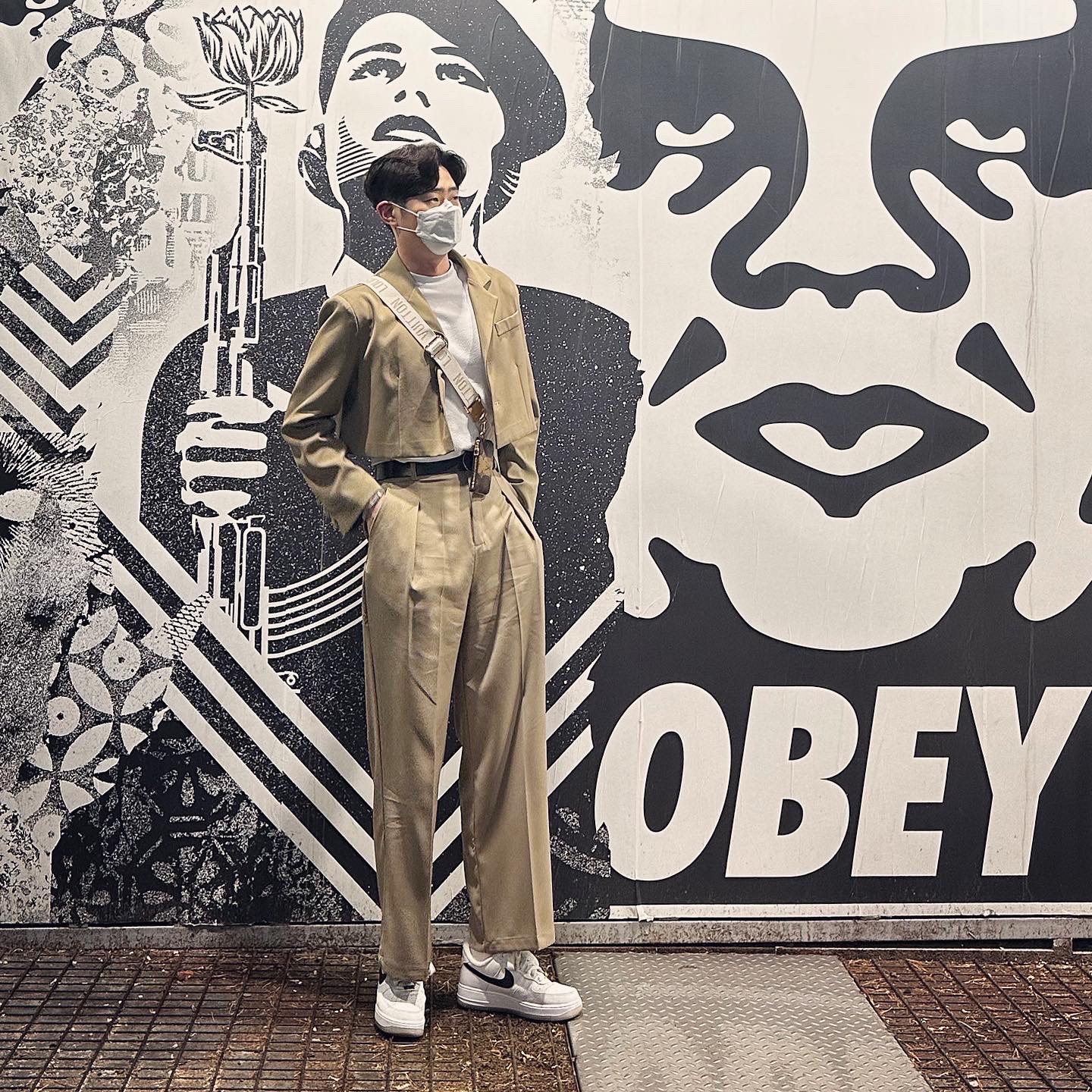 Louis Vuitton x Nigo Trio Messenger Marron, Nike Air Force 1 '07 PRM Bronx Origins 착용 스타일 - 2