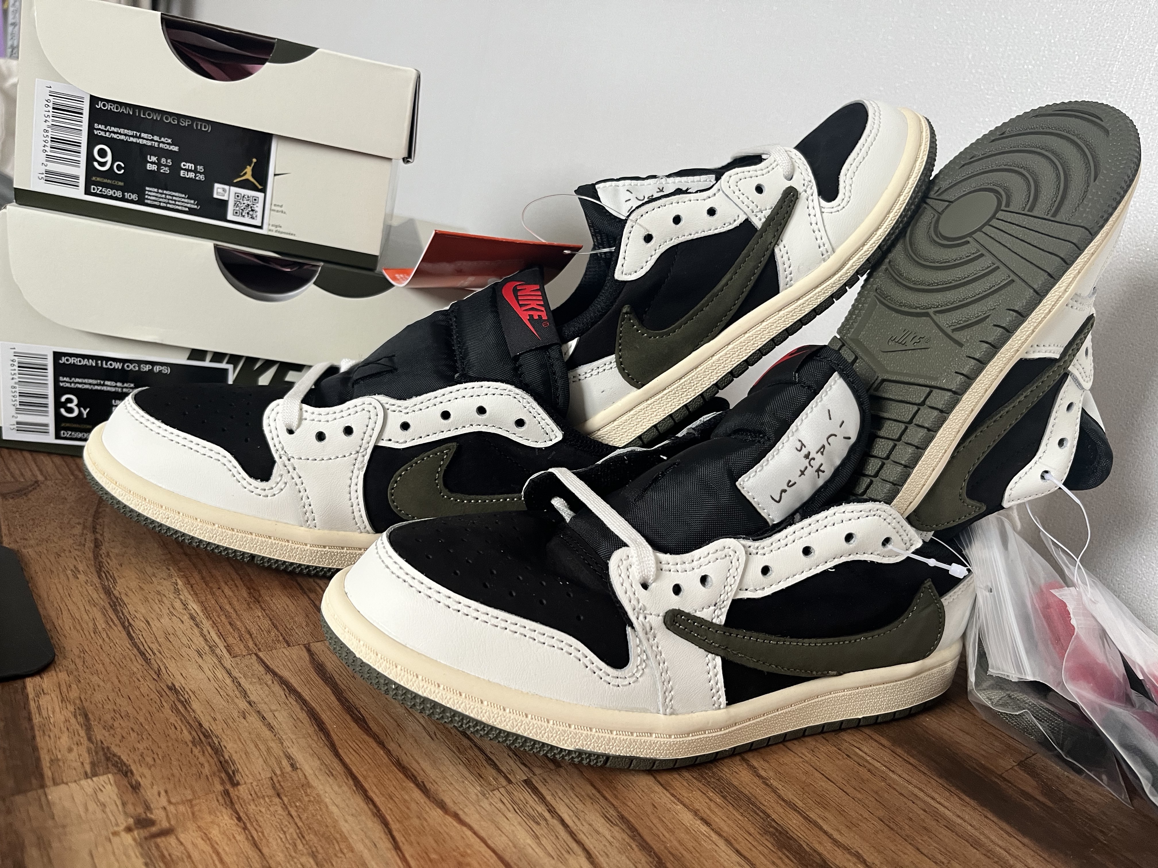 (PS) Jordan 1 x Travis Scott Retro Low OG SP Medium Olive, (TD) Jordan 1 x Travis Scott Retro Low OG SP Medium Olive 착용 스타일