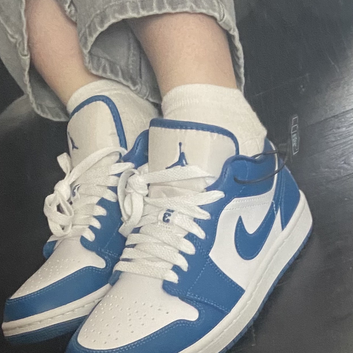 (W) Jordan 1 Low White Dark Marina Blue 착용 스타일 - 2