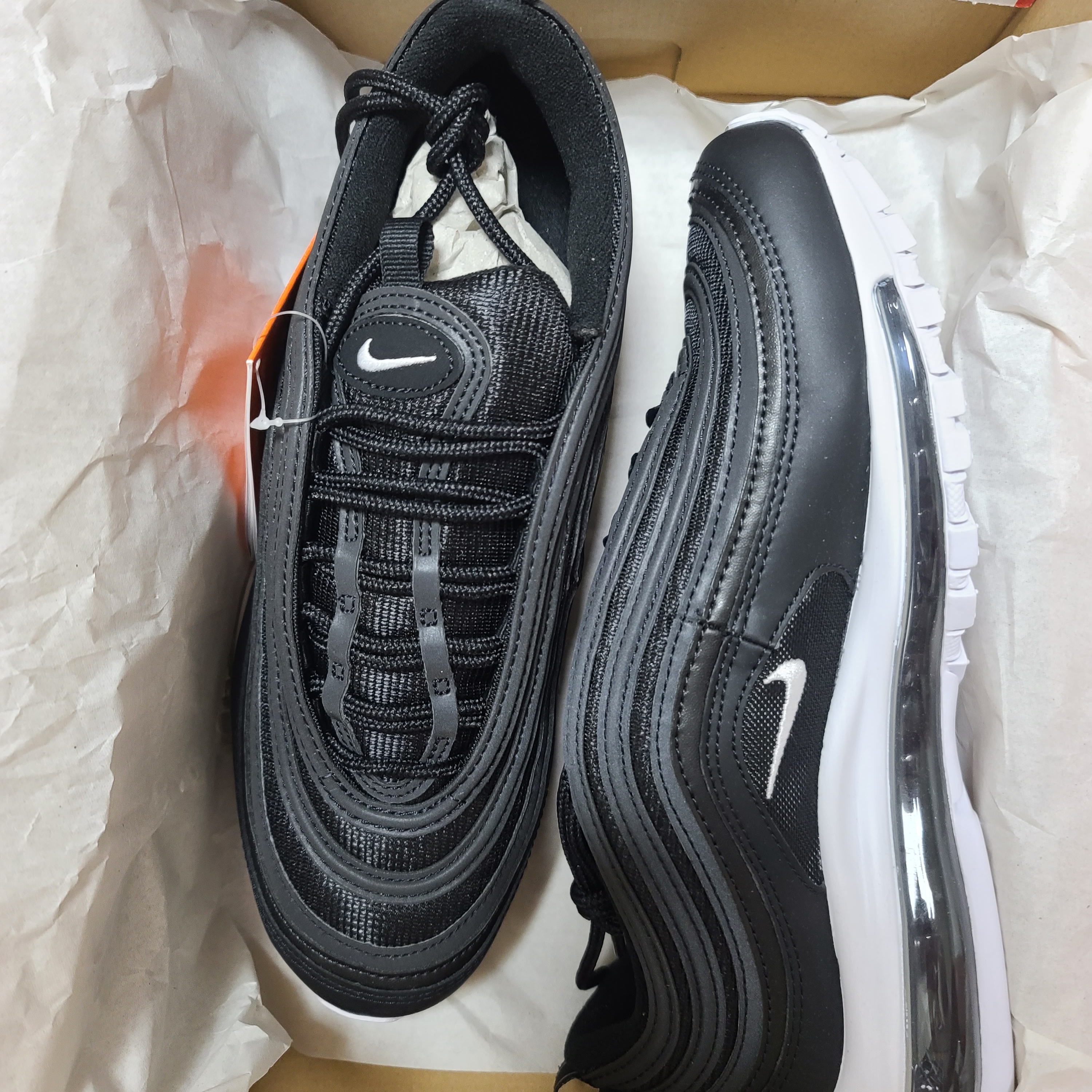 Nike Air Max 97 Black White 착용 스타일 - 2