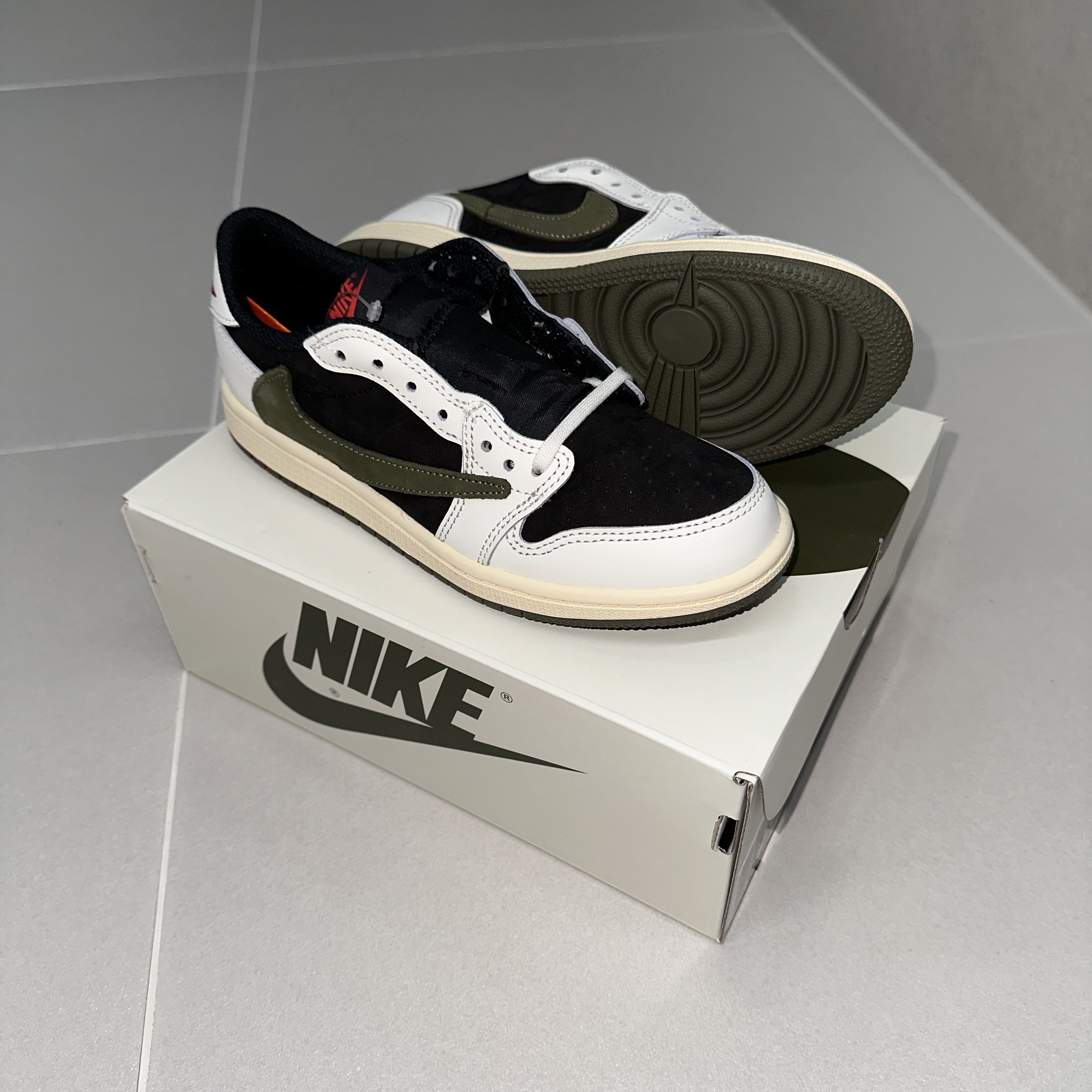 (W) Jordan 1 x Travis Scott Retro Low OG SP Medium Olive, (PS) Jordan 1 x Travis Scott Retro Low OG SP Medium Olive 착용 스타일