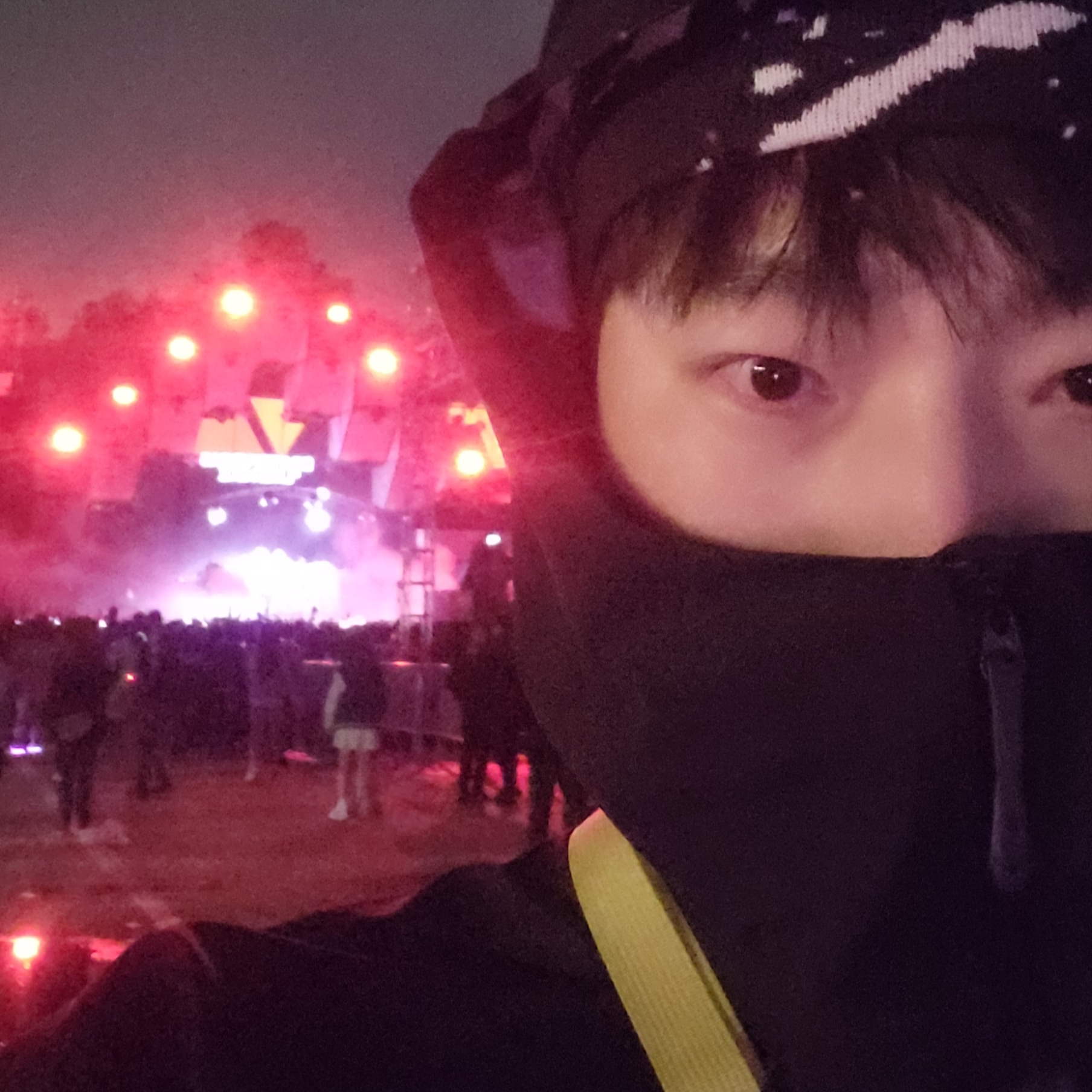Arc'teryx Lightweight Grotto Toque Orca, Arc'teryx Beta LT Jacket Black 착용 스타일
