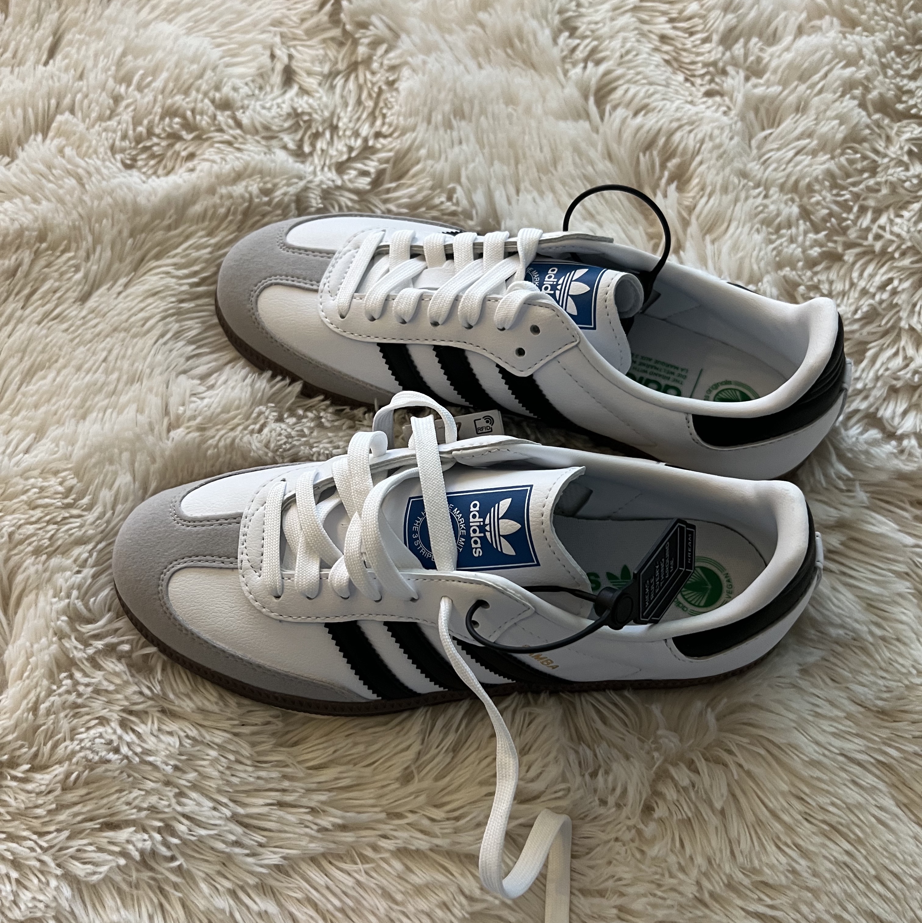 Adidas Samba Vegan White Black 착용 스타일