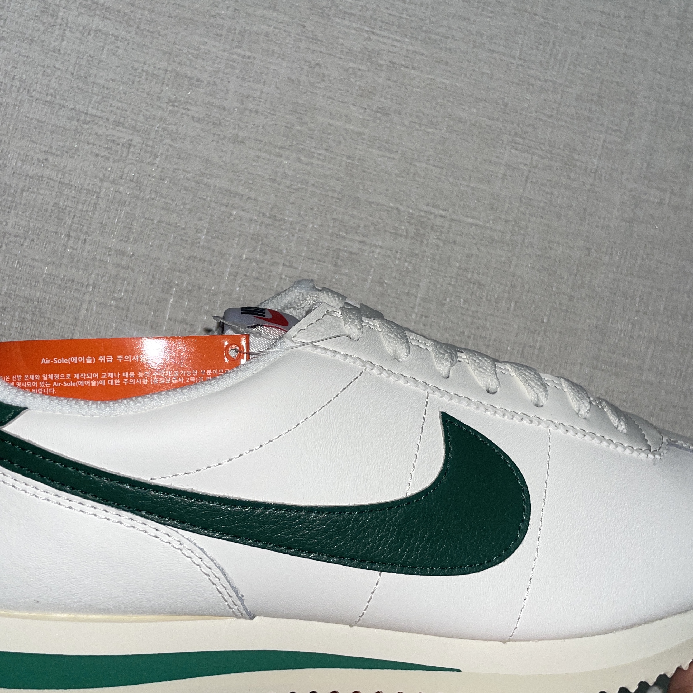 (W) Nike Cortez Gorge Green and Malachite 착용 스타일 - 2