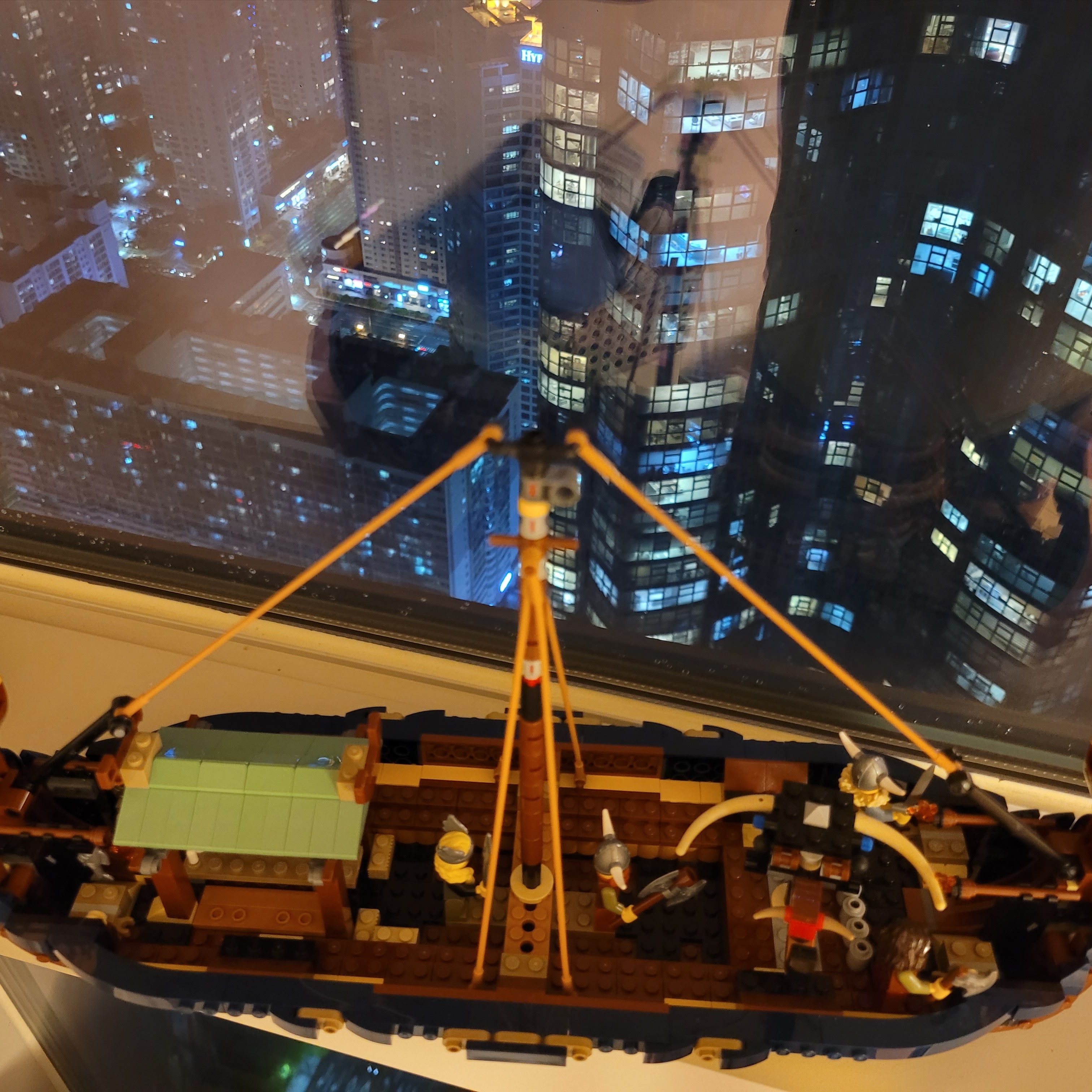 Lego Viking Ship and the Midgard Serpent 착용 스타일 - 2