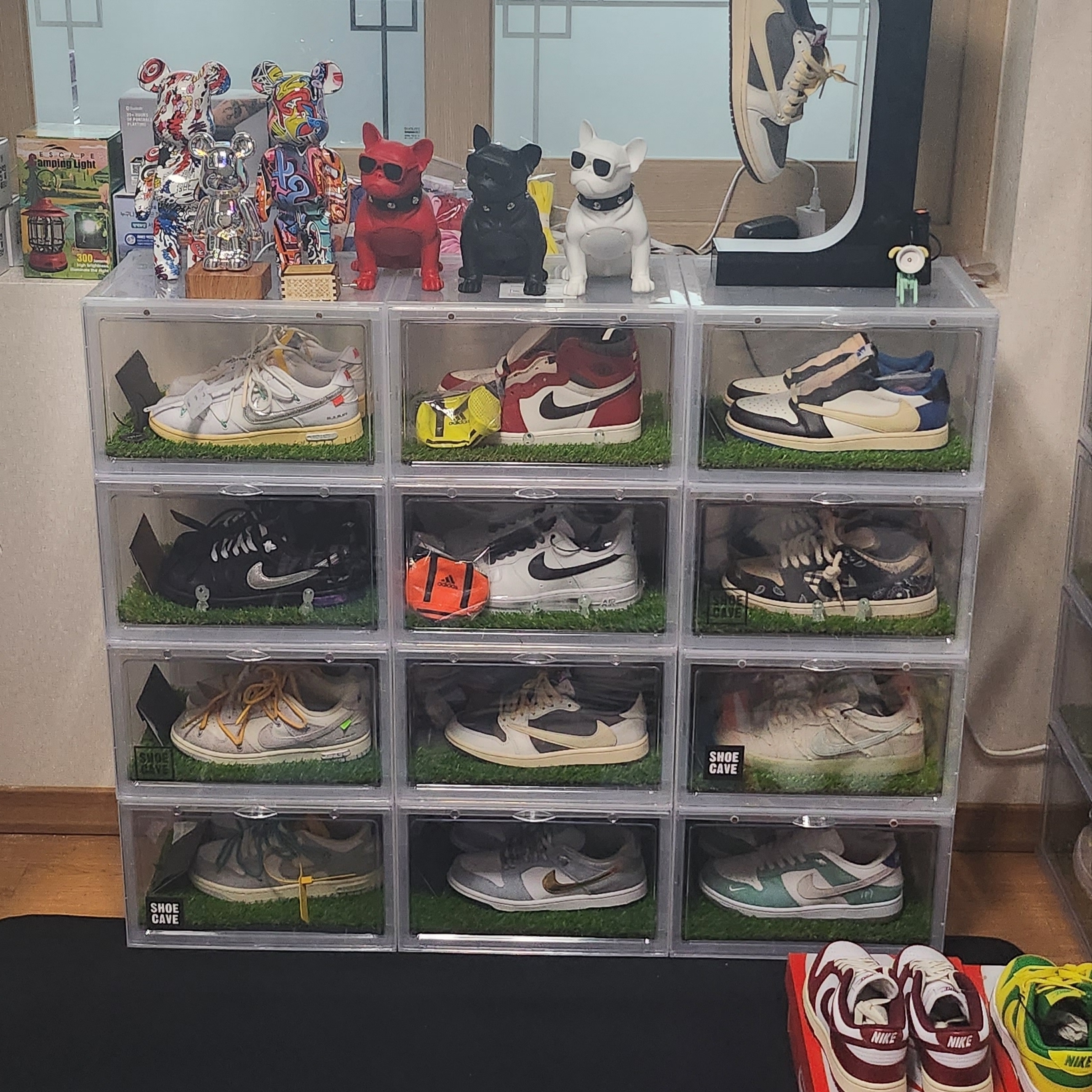 Jordan 1 x Travis Scott Retro Low OG SP Sail and Ridgerock, Jordan 1 x Travis Scott x Fragment Retro Low OG SP Military Blue 착용 스타일 - 2