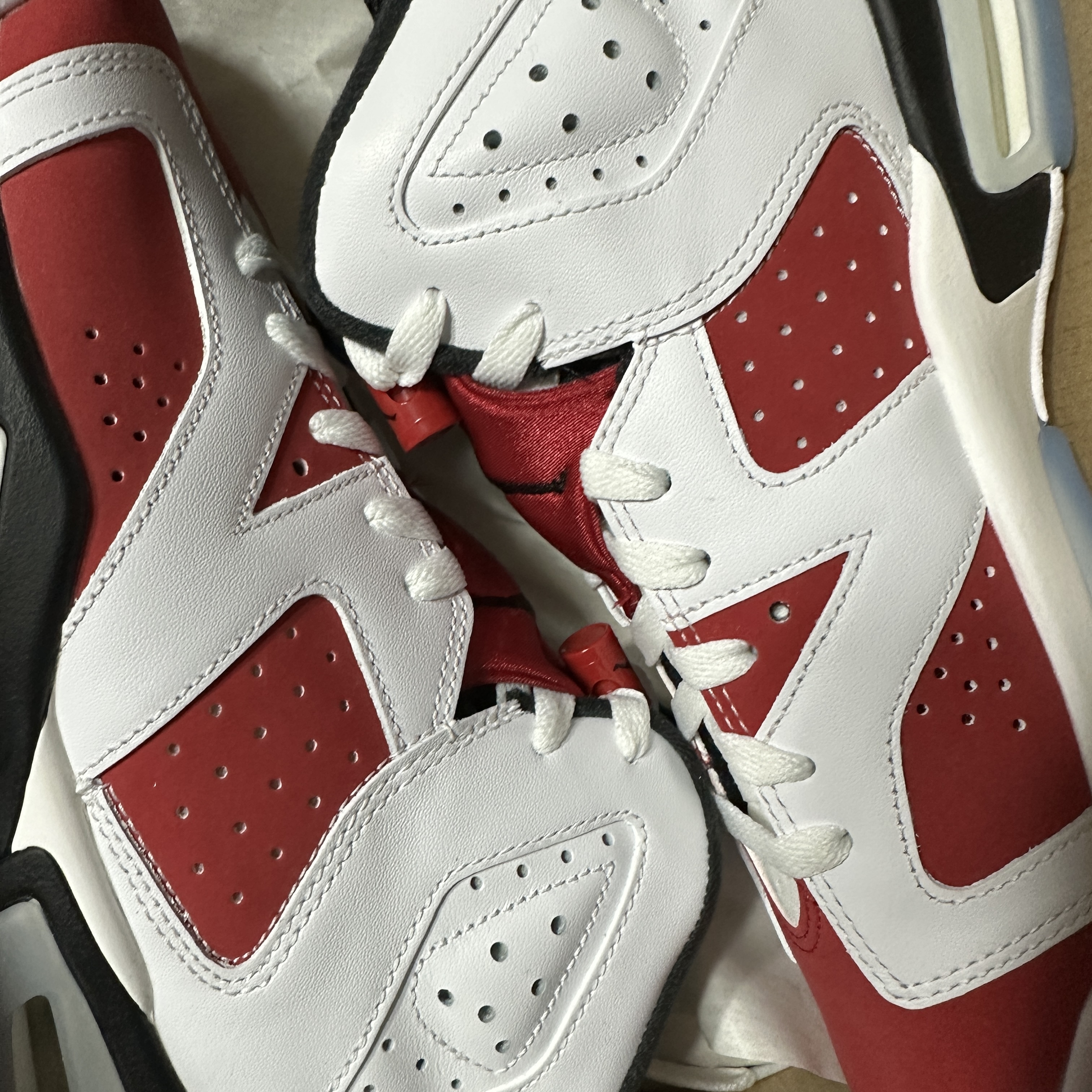 Jordan 6 Retro Carmine 2021, (GS) Jordan 6 Retro Carmine 2021 착용 스타일