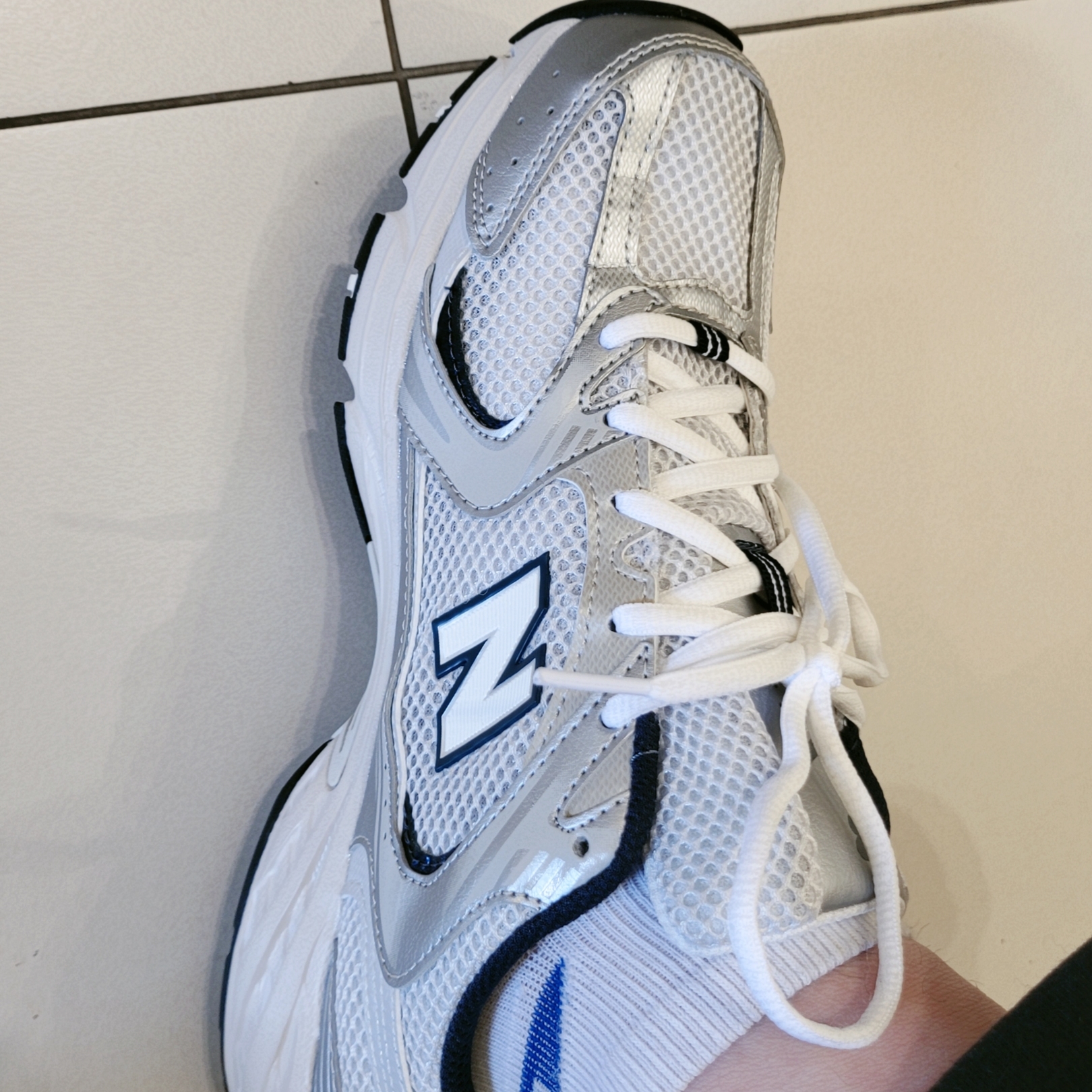 New Balance 530 Steel Grey 착용 스타일