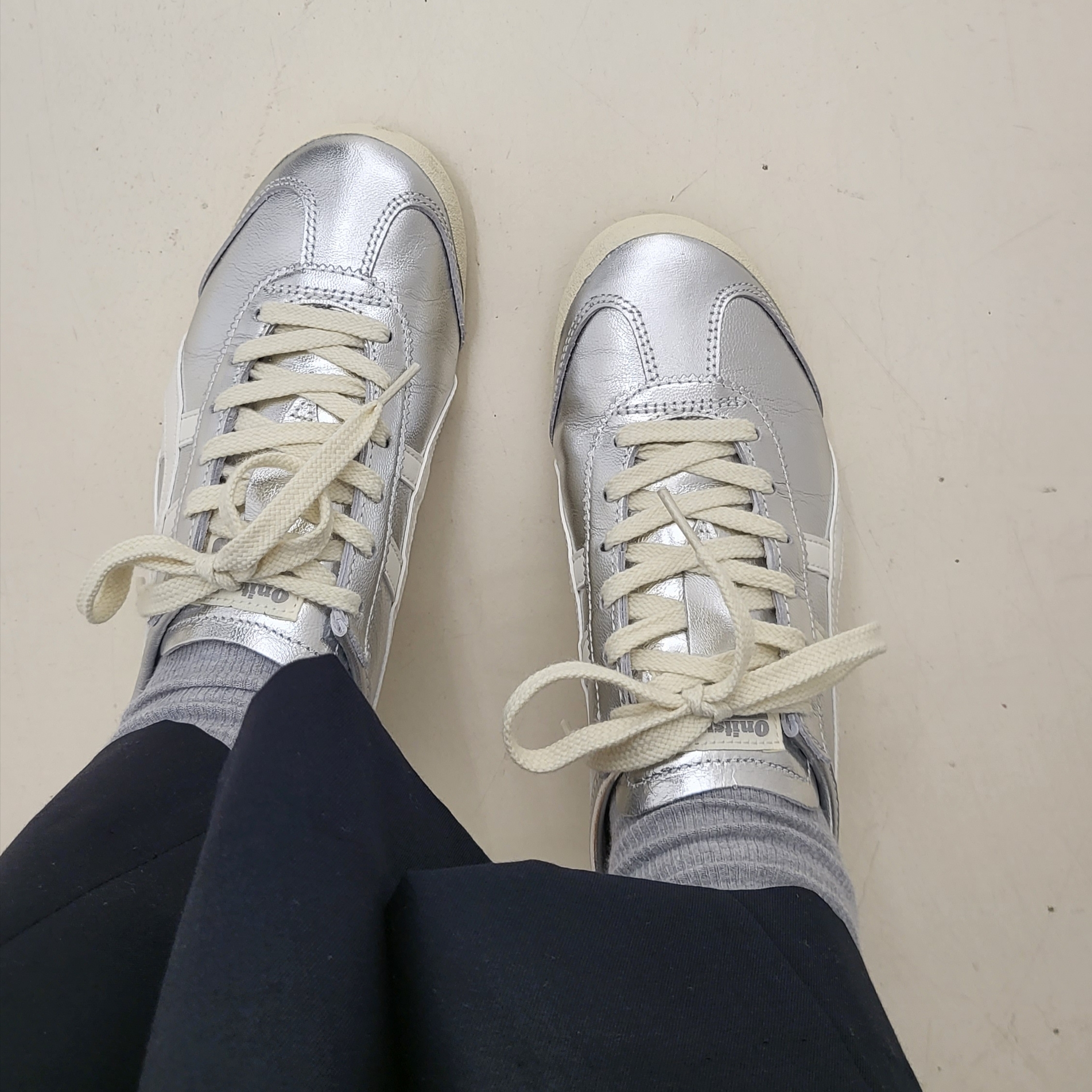 Onitsuka Tiger Mexico 66 White Silver 착용 스타일