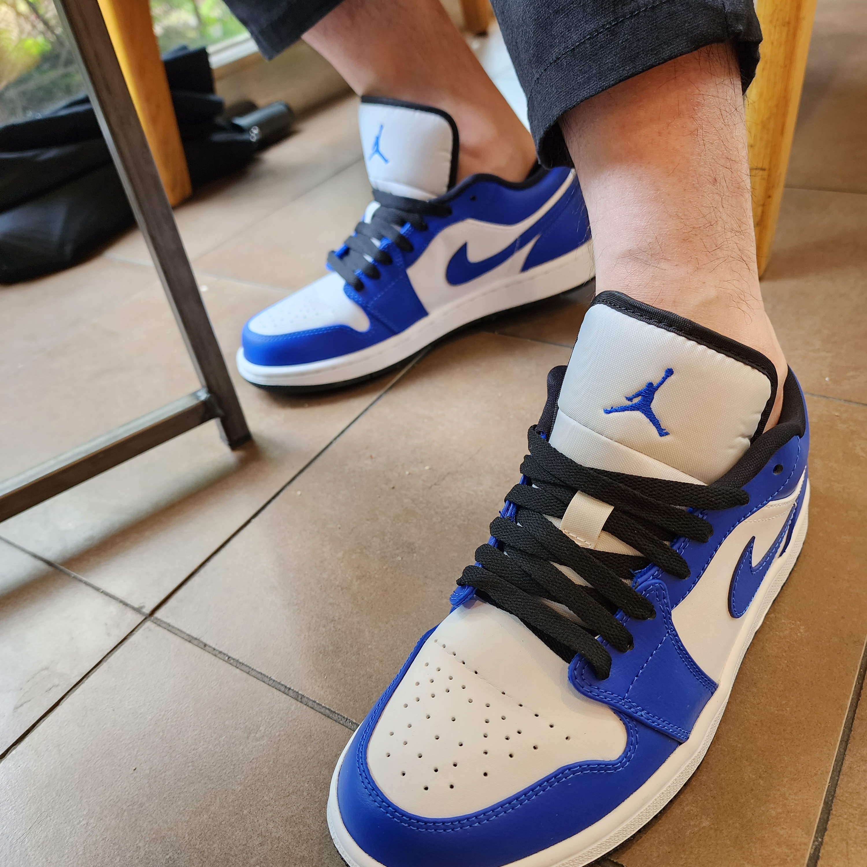 Jordan 1 Low Hyper Royal 착용 스타일