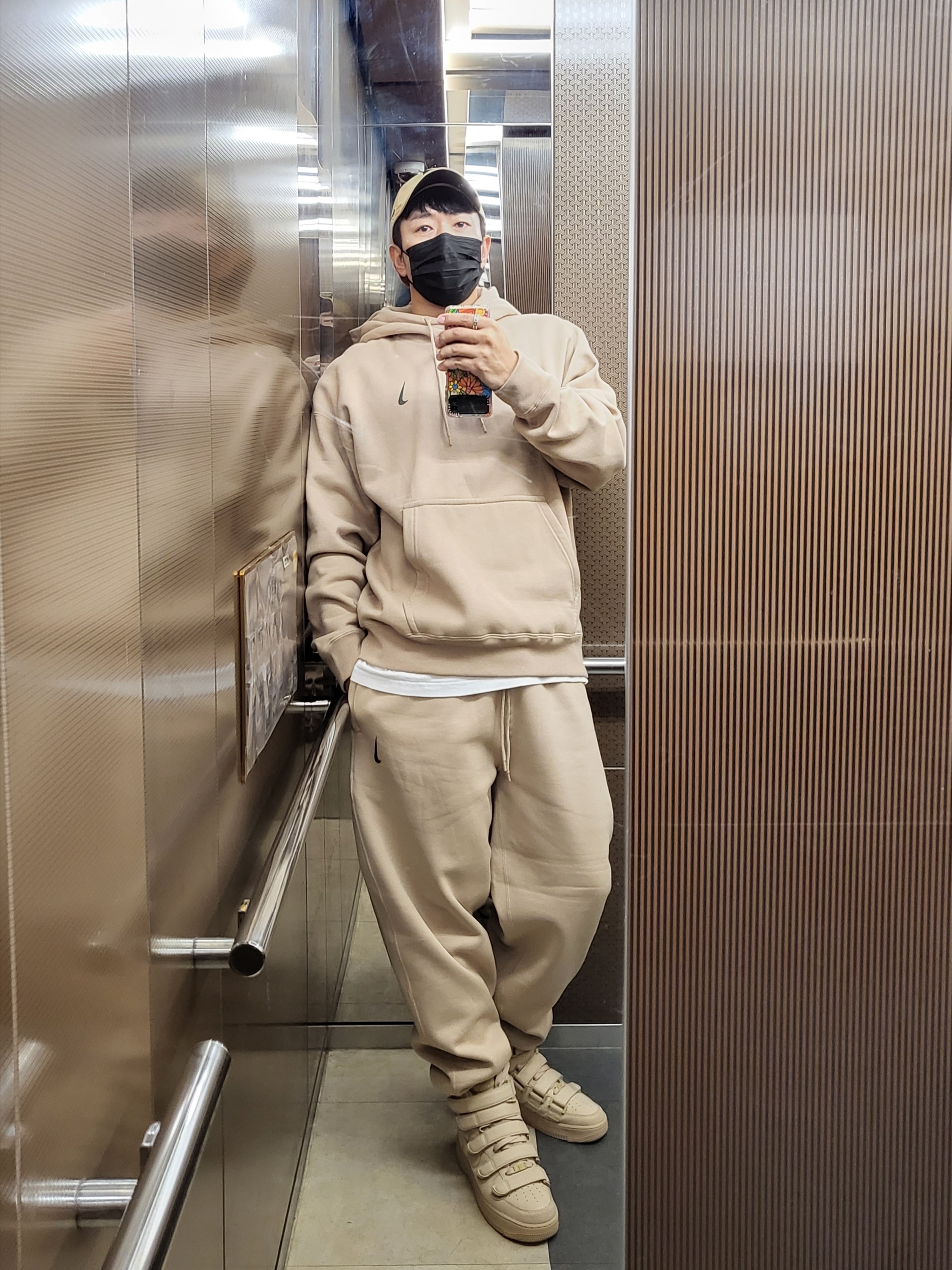 나이키 x 빌리 아일리시 NRG 플리스 후드 머쉬룸 - 아시아, 나이키 x 빌리 아일리시 NRG 플리스 팬츠 머쉬룸 - 아시아 착용 스타일