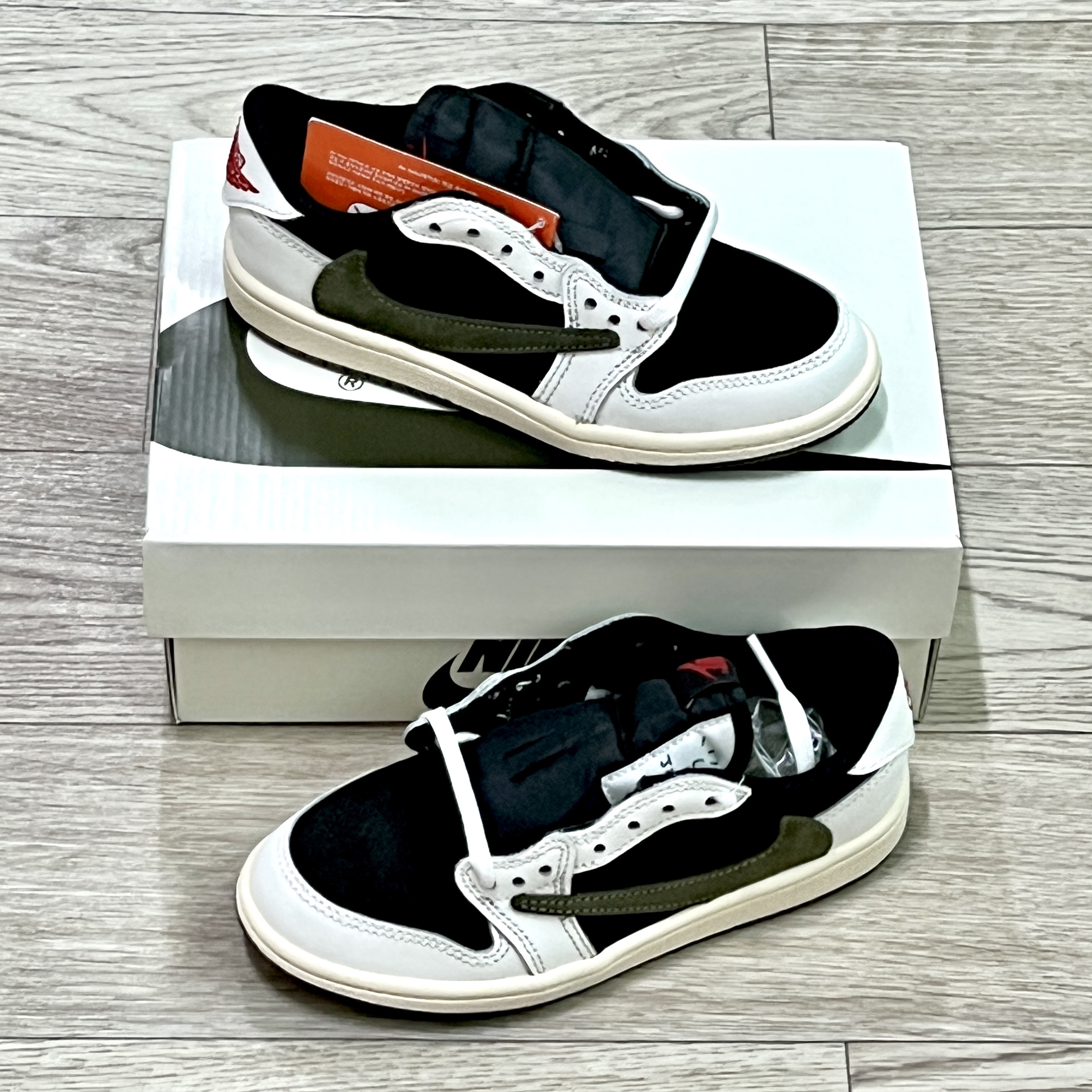 (PS) Jordan 1 x Travis Scott Retro Low OG SP Medium Olive 착용 스타일