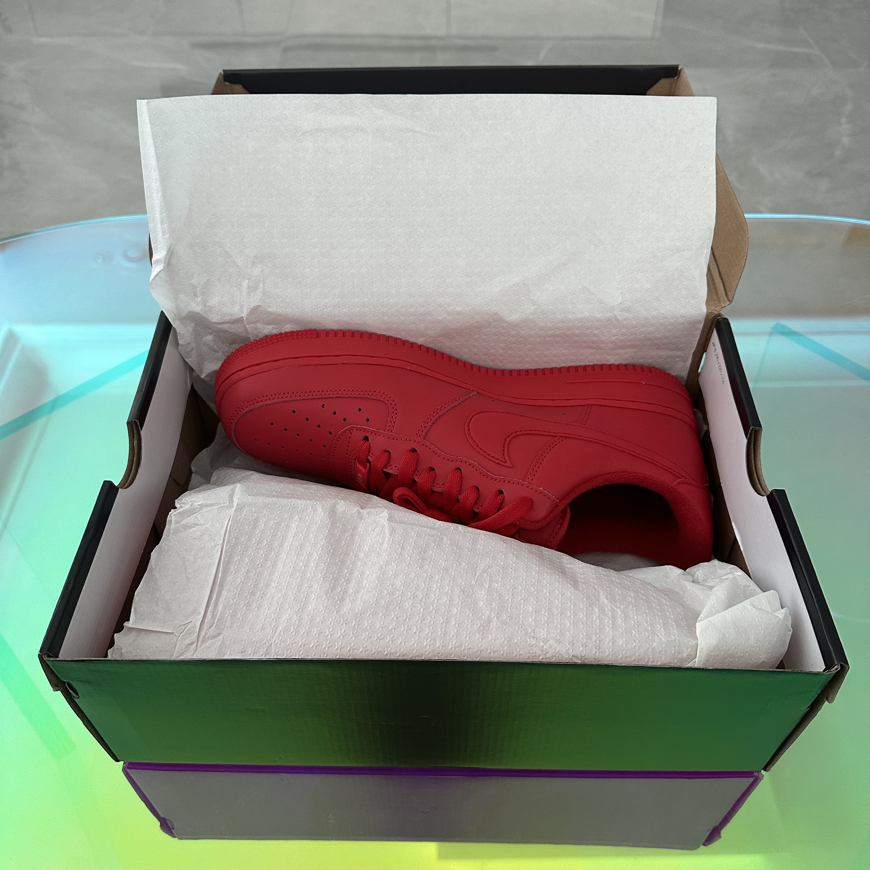 Nike Air Force 1 '07 LV8 Low 1 Triple Red 착용 스타일 - 2