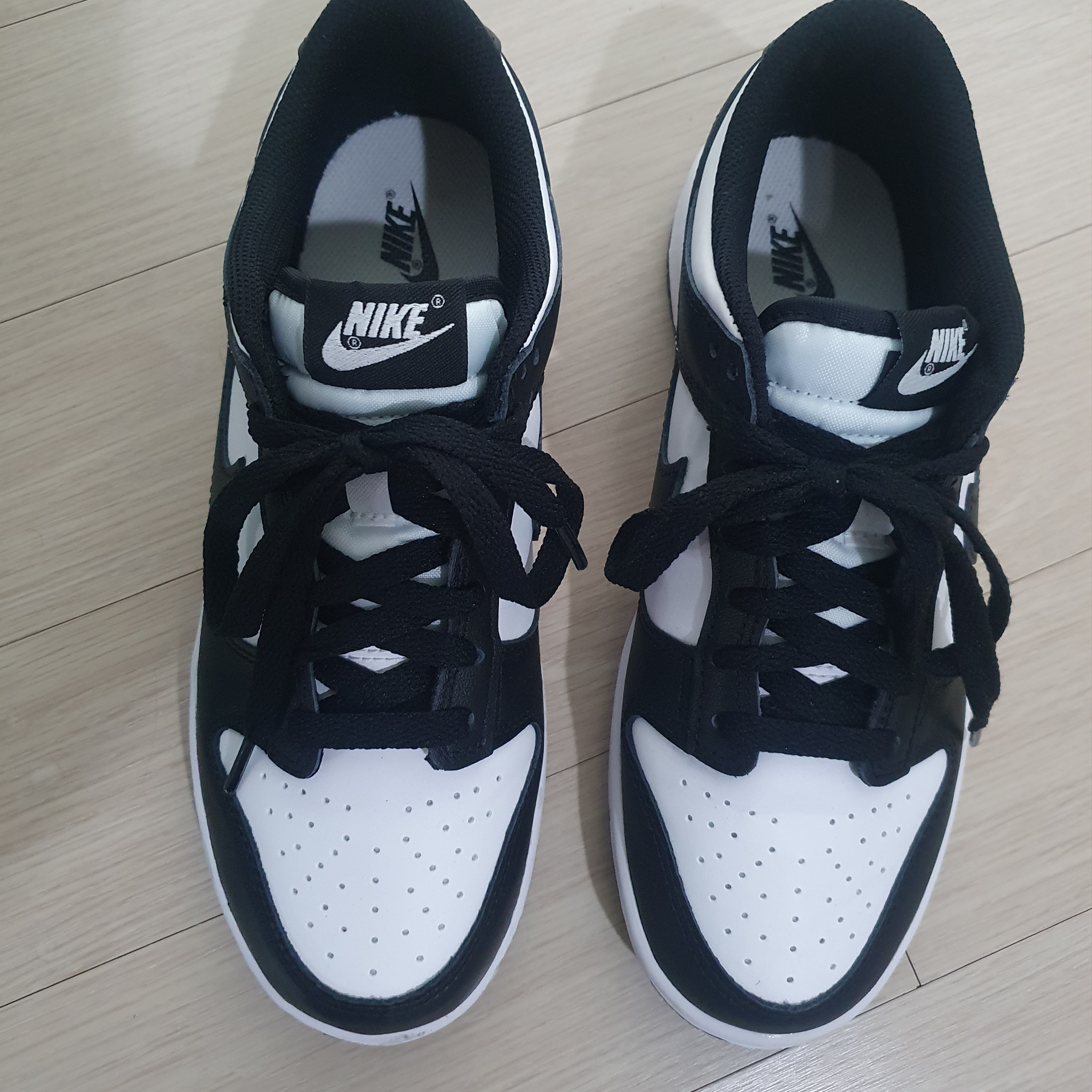 (GS) Nike Dunk Low Black 착용 스타일 - 2