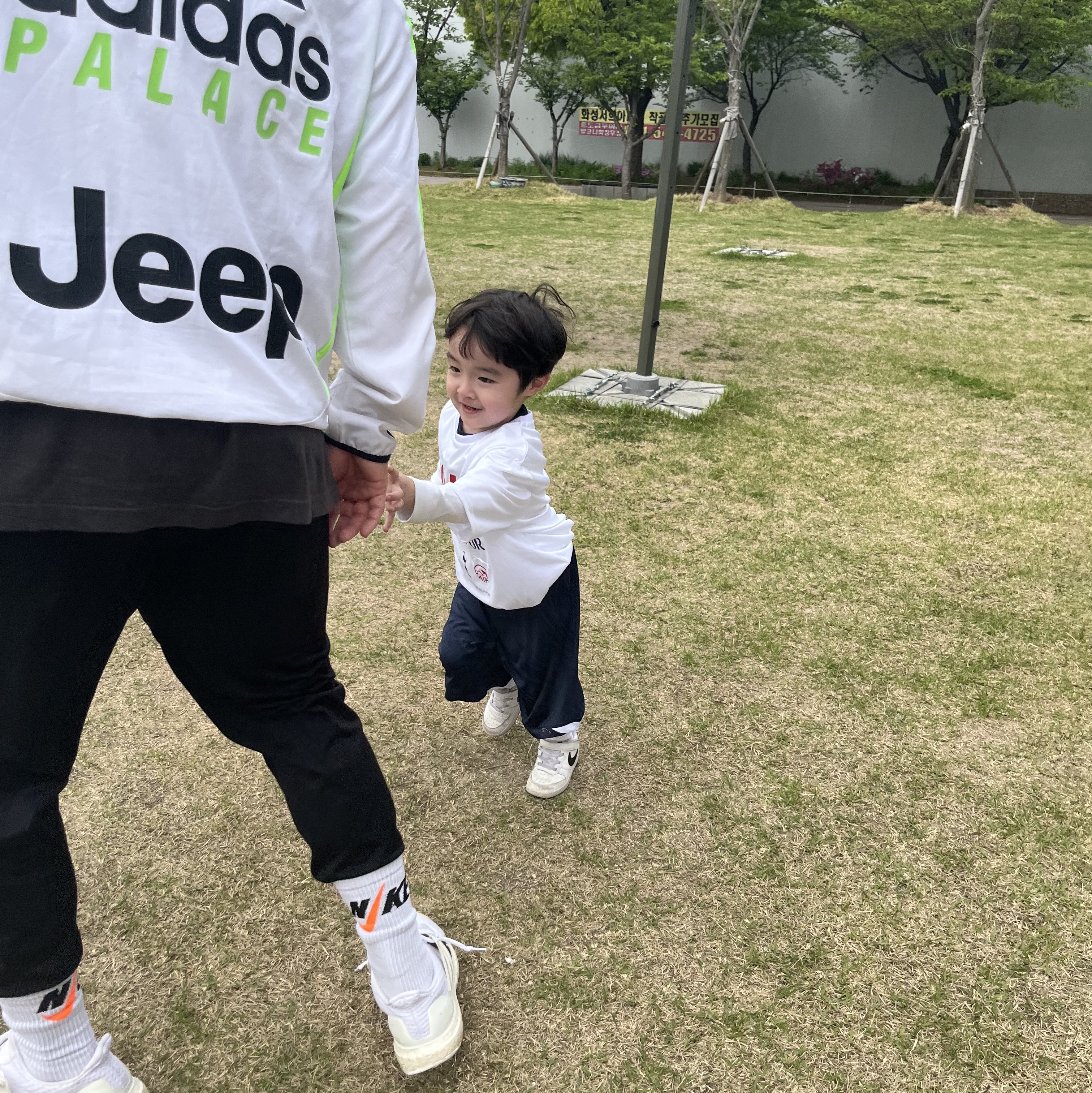 Palace x Adidas Juventus Track Top Black - 19FW 착용 스타일