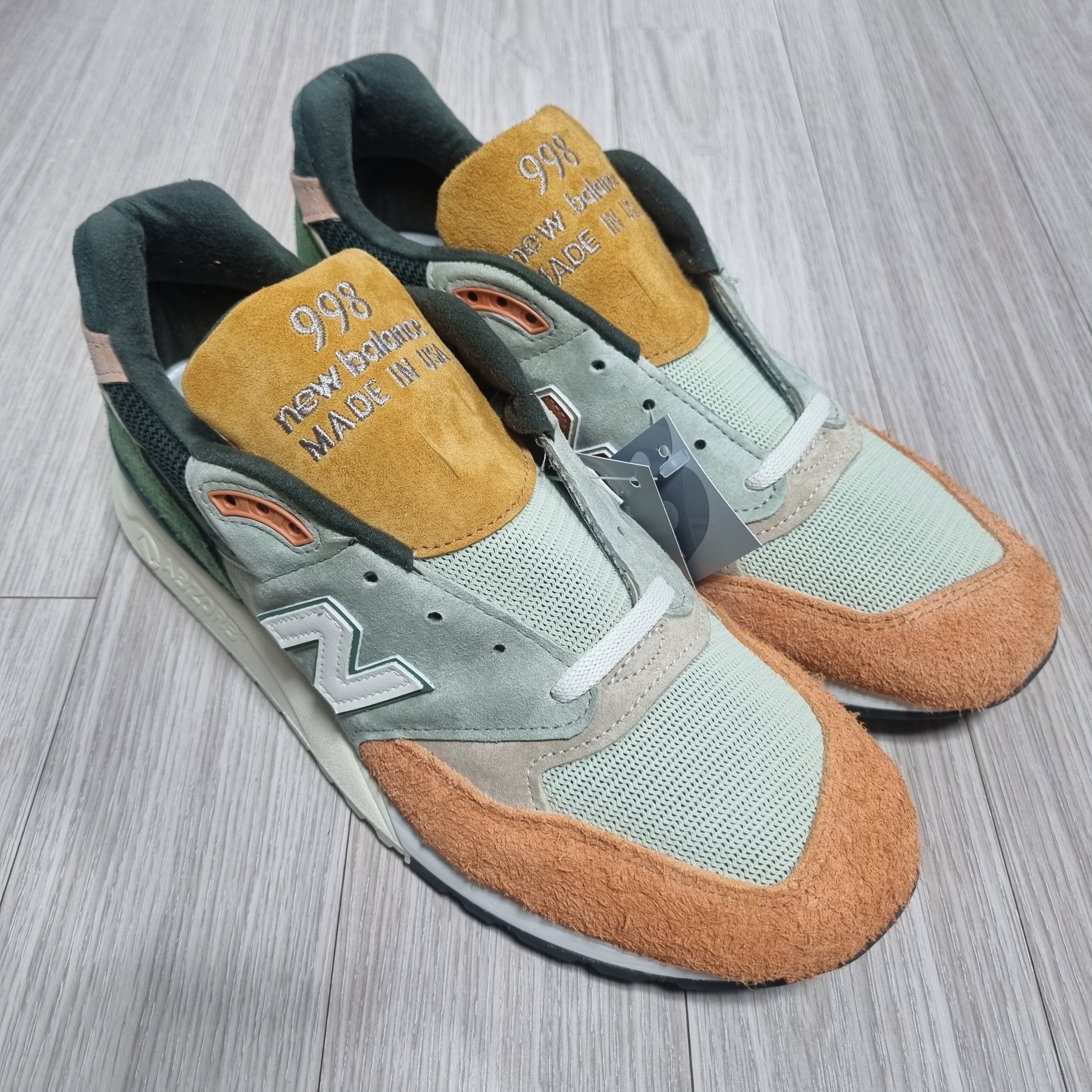 New Balance x Ronnie Fieg x Frank Lloyd 998 Broadacre City Aloe Wash 착용 스타일