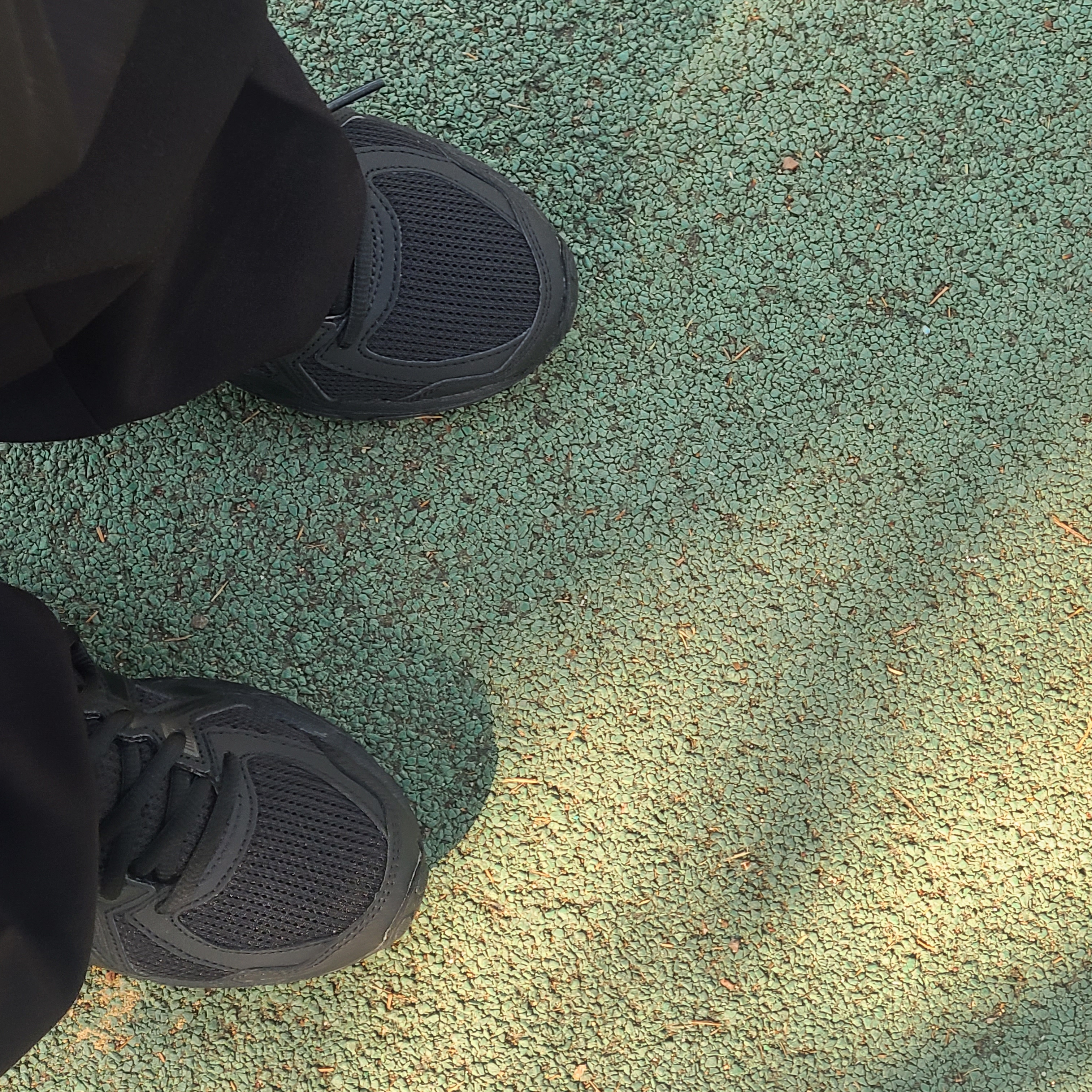 (W) Asics Jog 100 T Black - 2E Extra Wide 착용 스타일