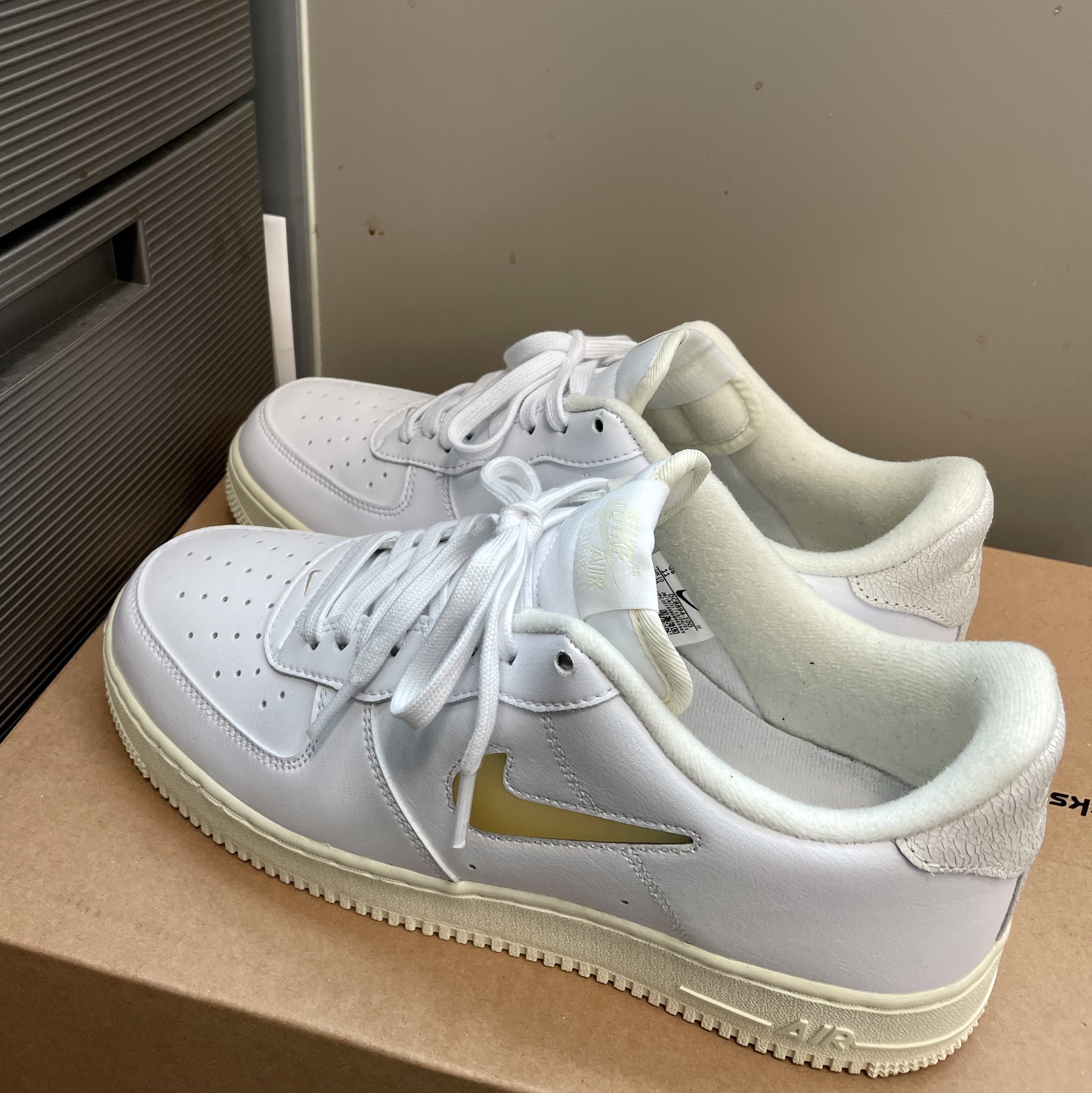 Nike Air Force 1 '07 LX Pale Vanilla 착용 스타일