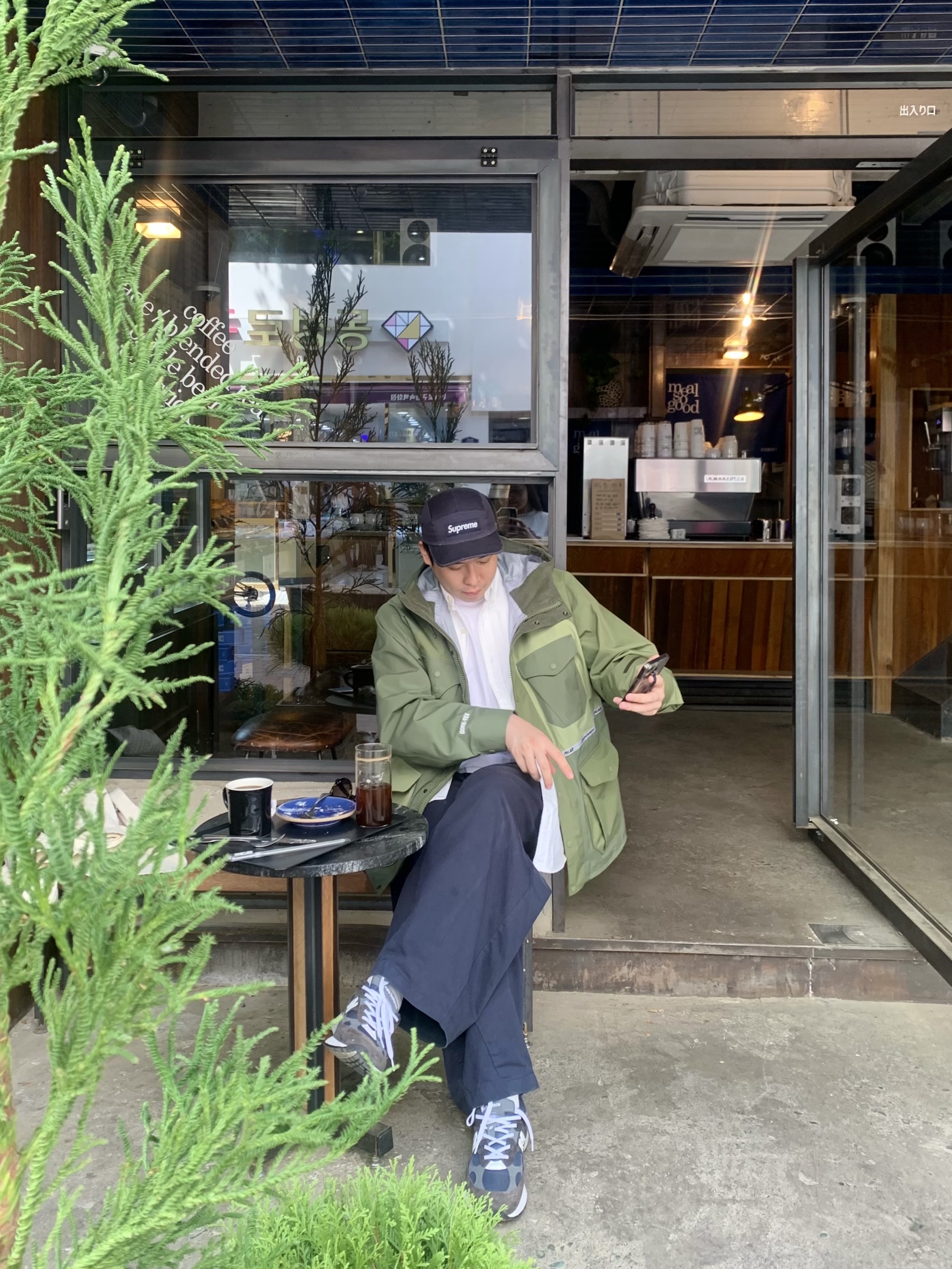New Balance 992 Made in USA Navy, Supreme Washed Chino Twill Camp Cap Navy 착용 스타일