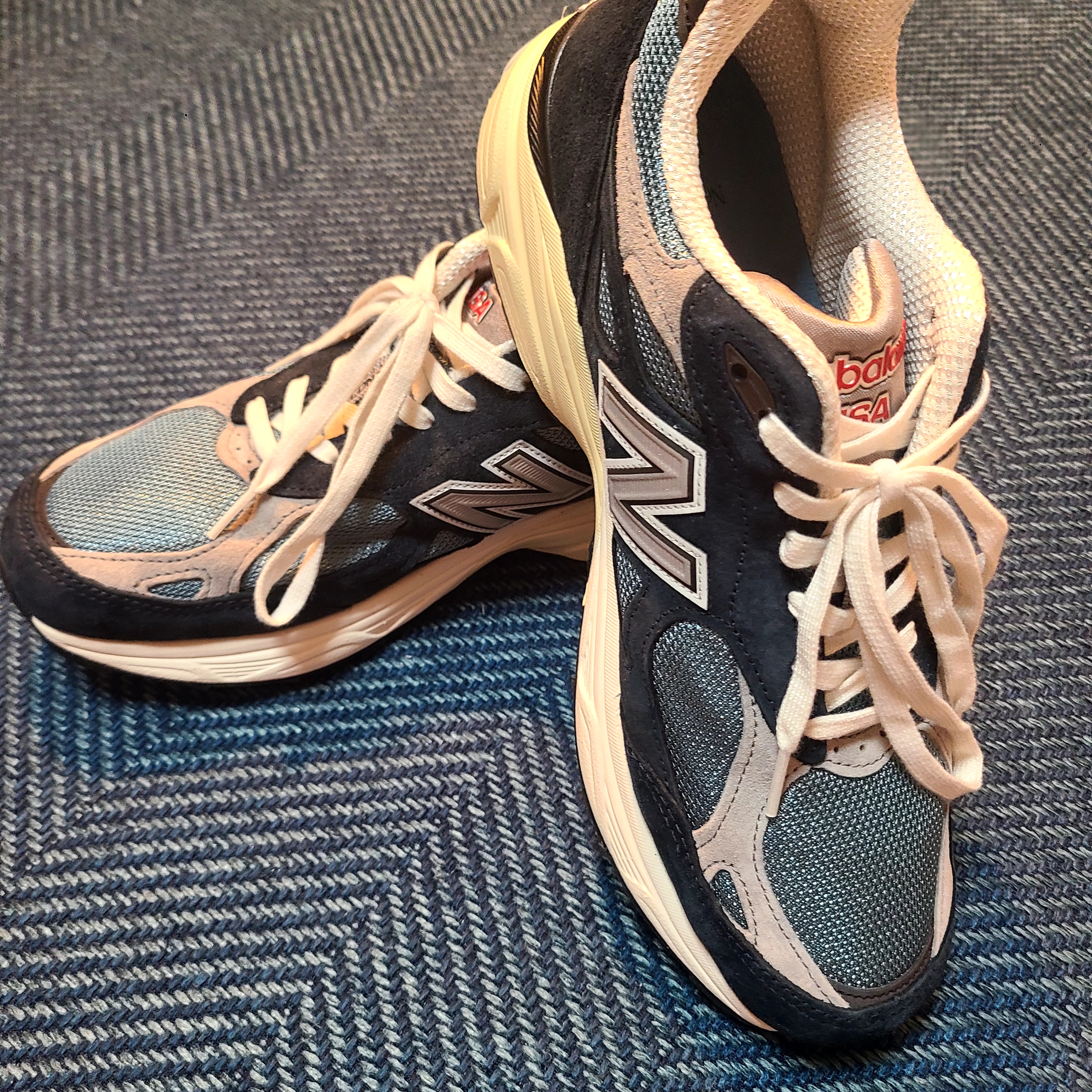 New Balance 990v3 Made in USA Navy Spring Tide 착용 스타일