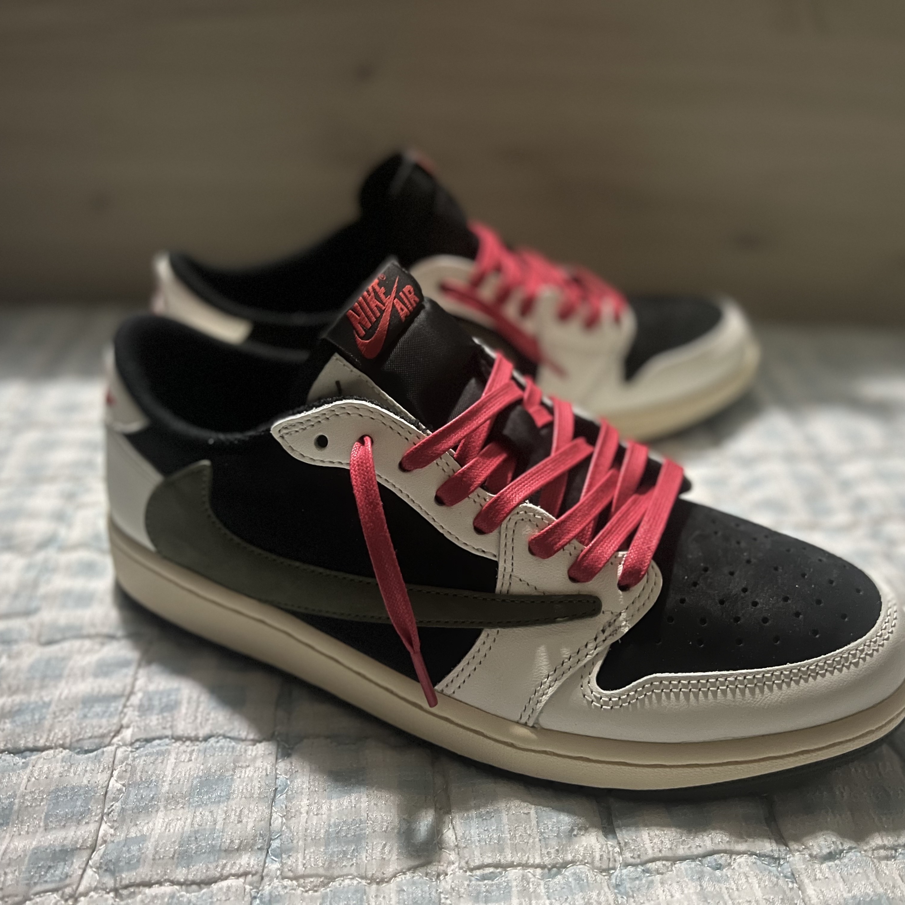 (W) Jordan 1 x Travis Scott Retro Low OG SP Medium Olive 착용 스타일
