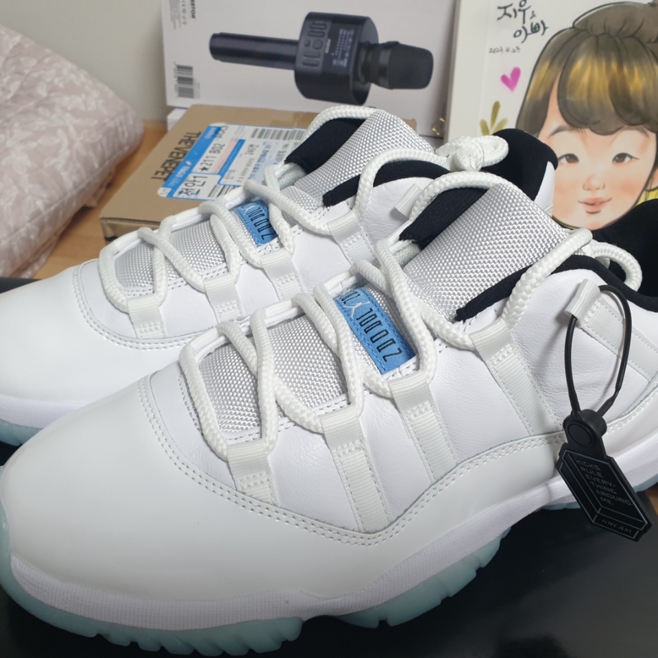 Jordan 11 Retro Low Legend Blue 착용 스타일