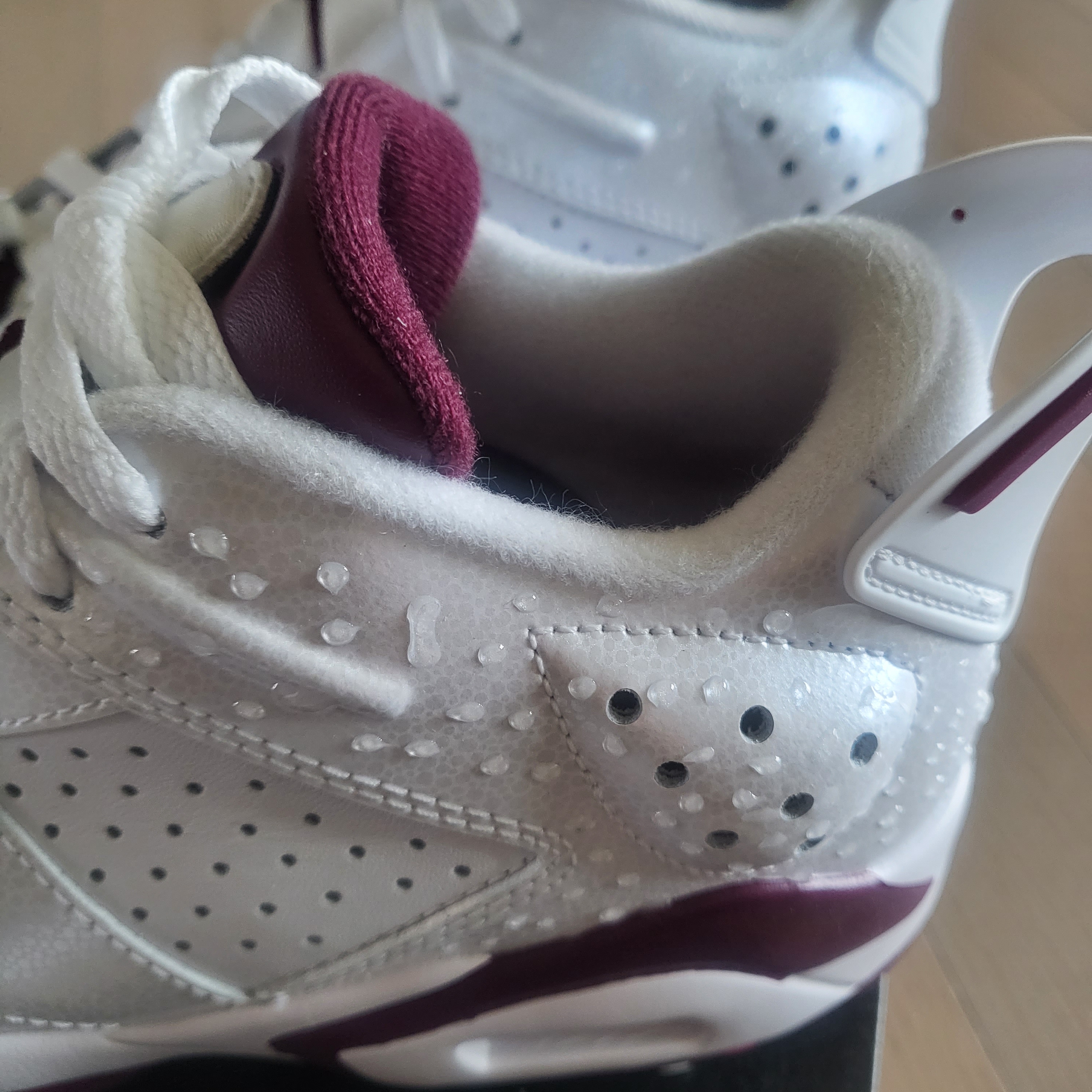 Jordan 6 Retro Low Golf White and Bordeaux 착용 스타일 - 5